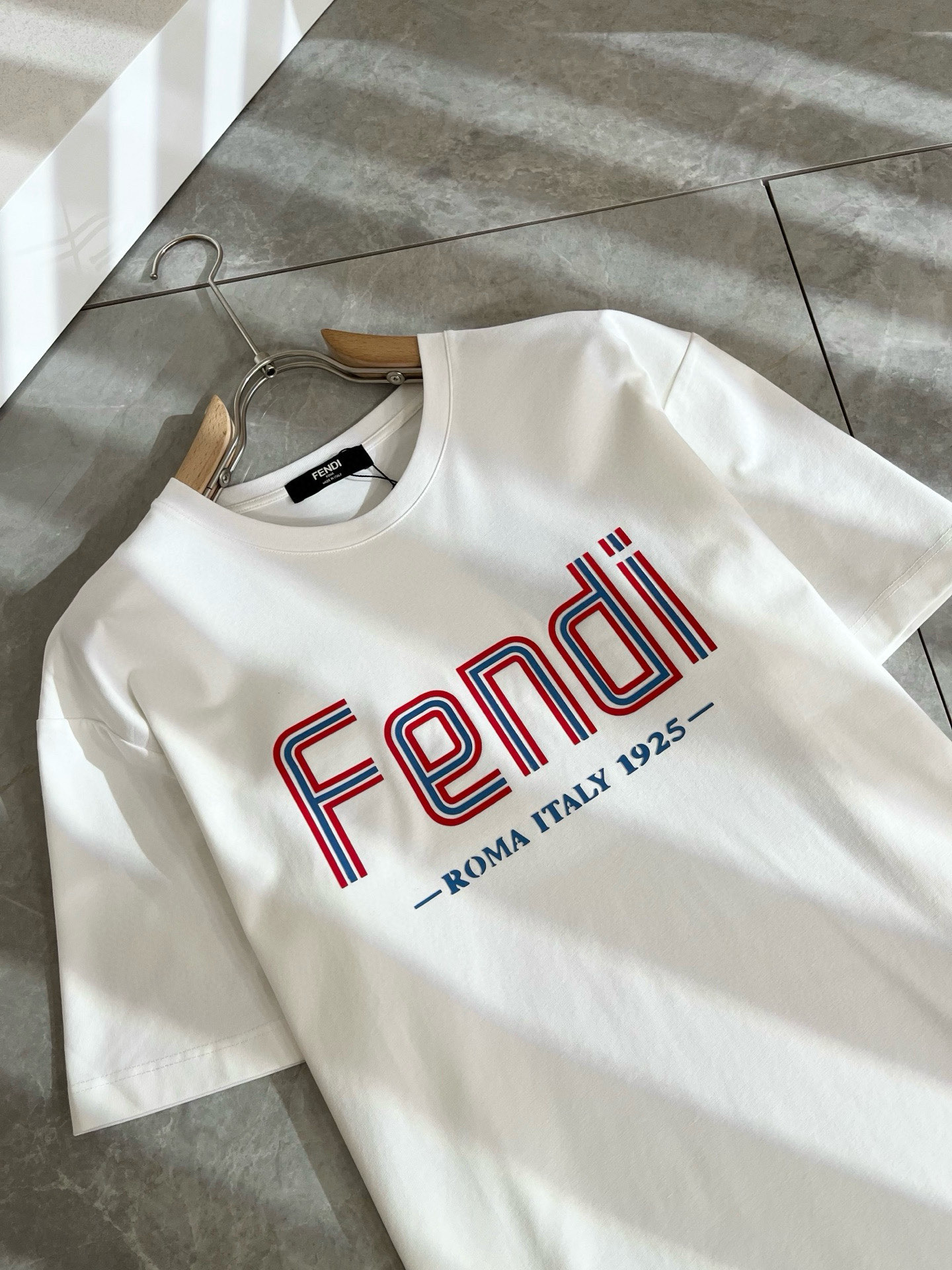 FEN*I 芬*迪2025春夏新款FD家族FF男女同款👫短袖T恤，男女同款👫百搭极简短袖。意大利原厂订单