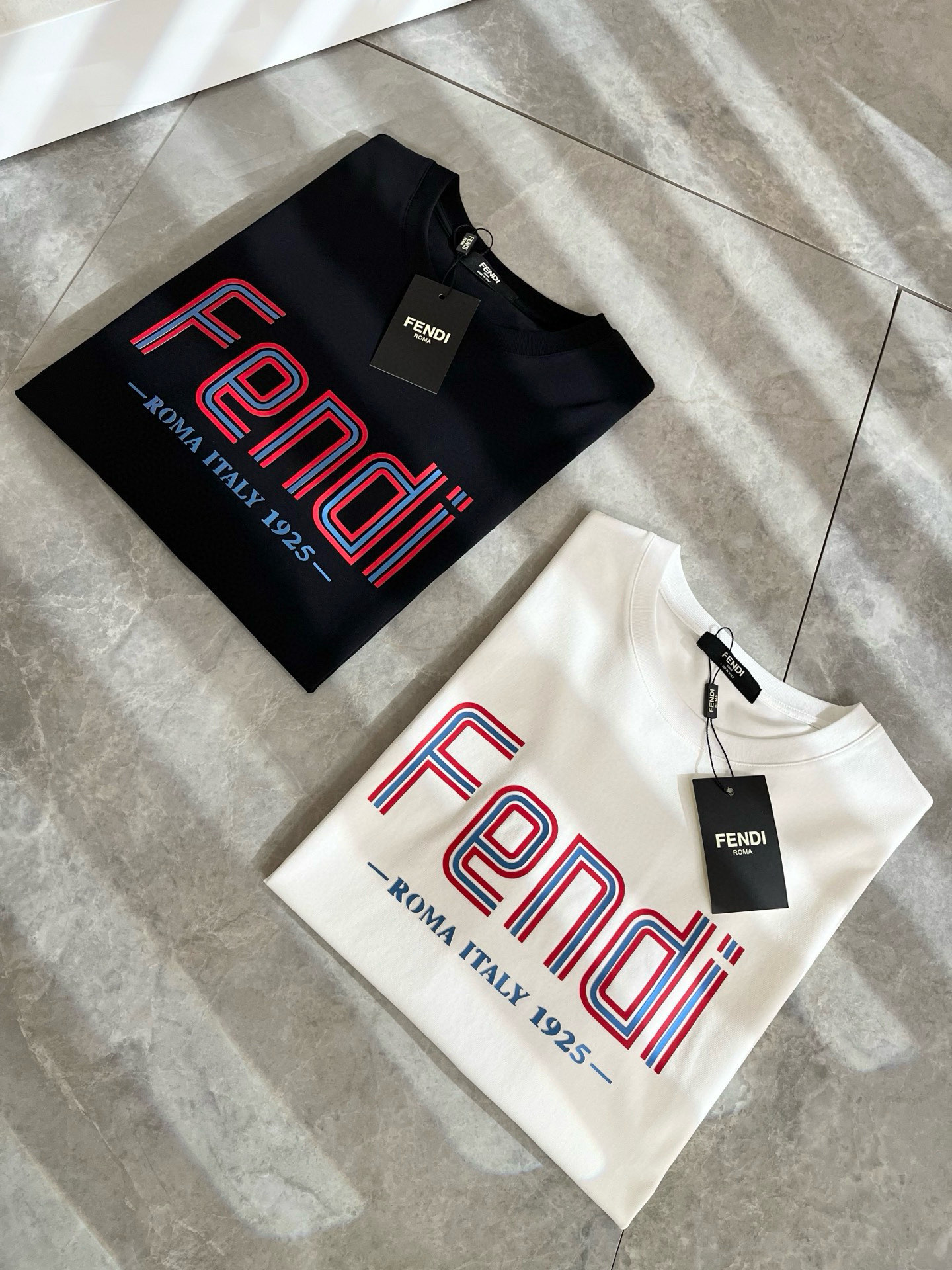 FEN*I 芬*迪2025春夏新款FD家族FF男女同款👫短袖T恤，男女同款👫百搭极简短袖。意大利原厂订单