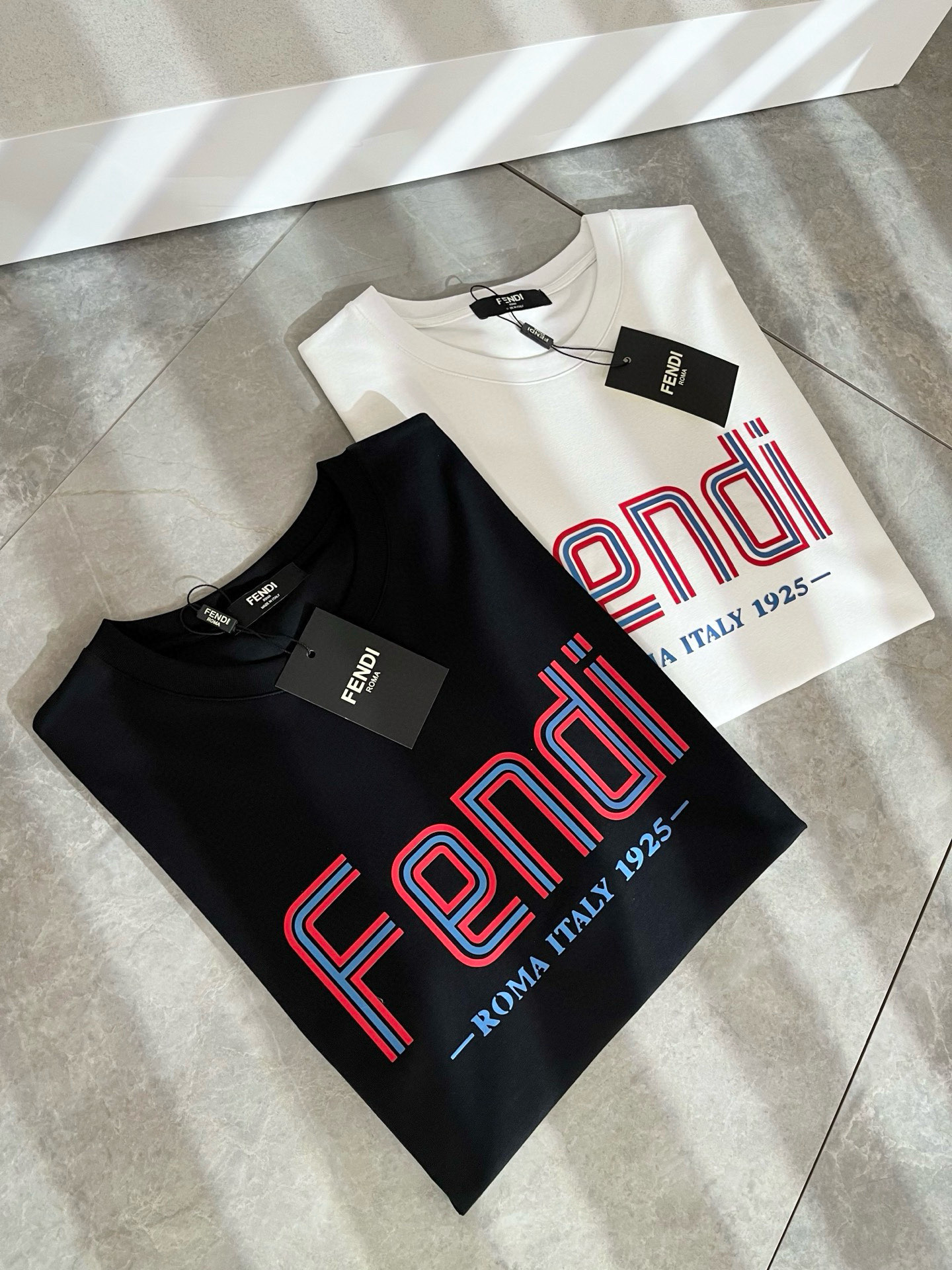 FEN*I 芬*迪2025春夏新款FD家族FF男女同款👫短袖T恤，男女同款👫百搭极简短袖。意大利原厂订单