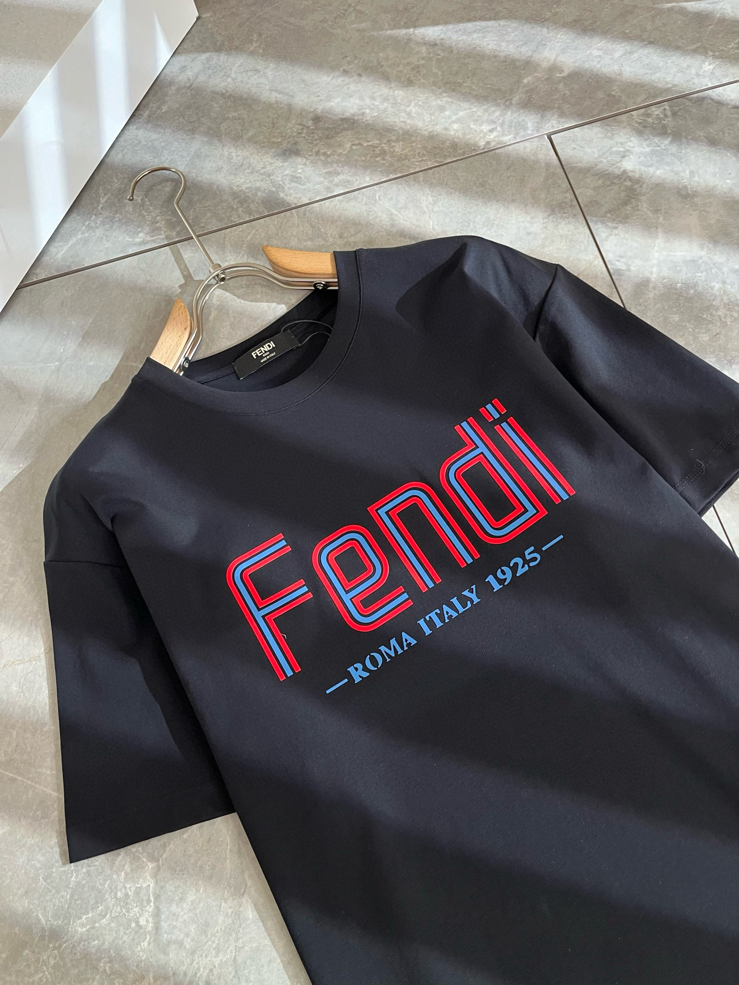 FEN*I 芬*迪2025春夏新款FD家族FF男女同款👫短袖T恤，男女同款👫百搭极简短袖。意大利原厂订单