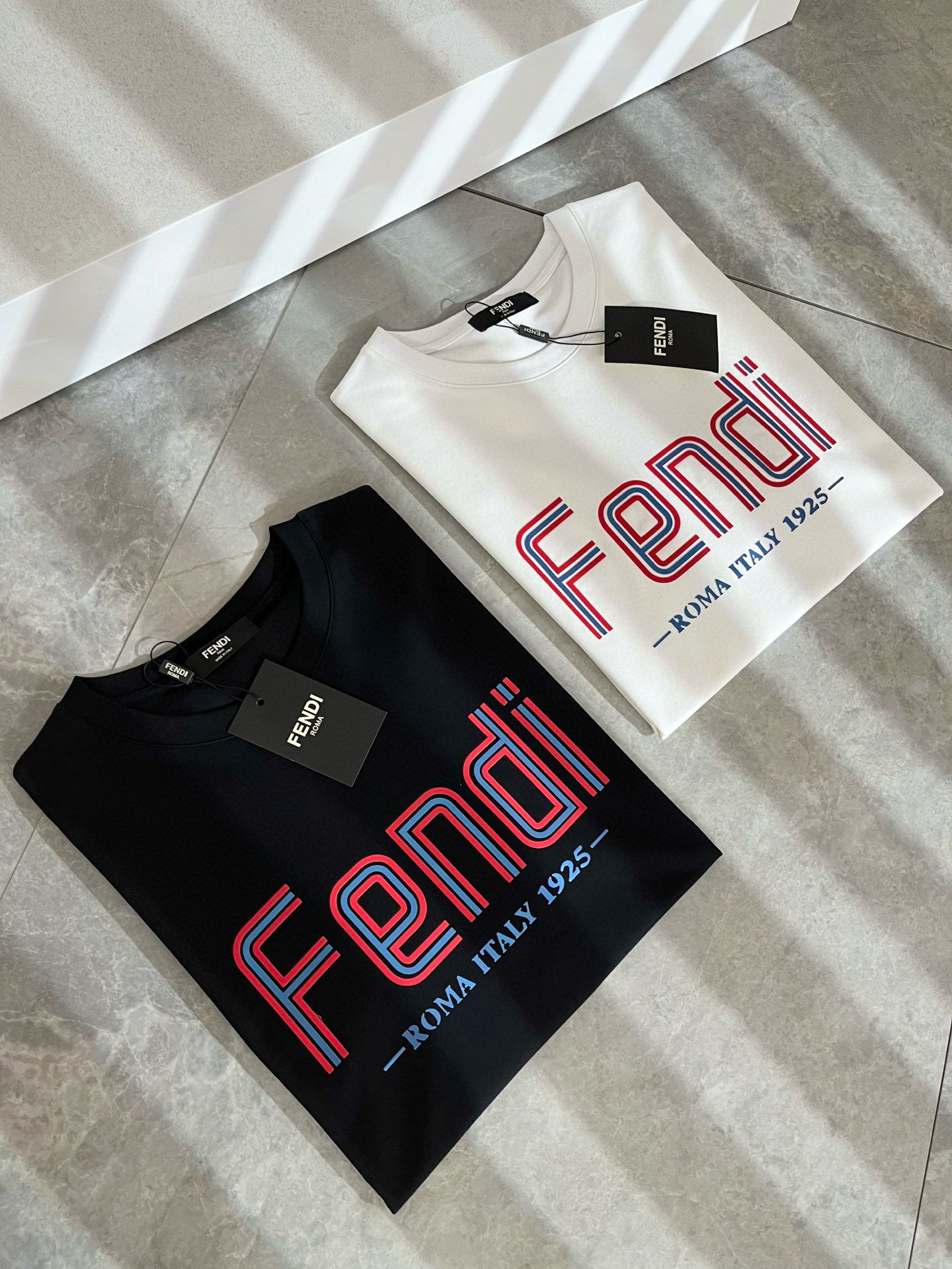 FEN*I 芬*迪2025春夏新款FD家族FF男女同款👫短袖T恤，男女同款👫百搭极简短袖。意大利原厂订单