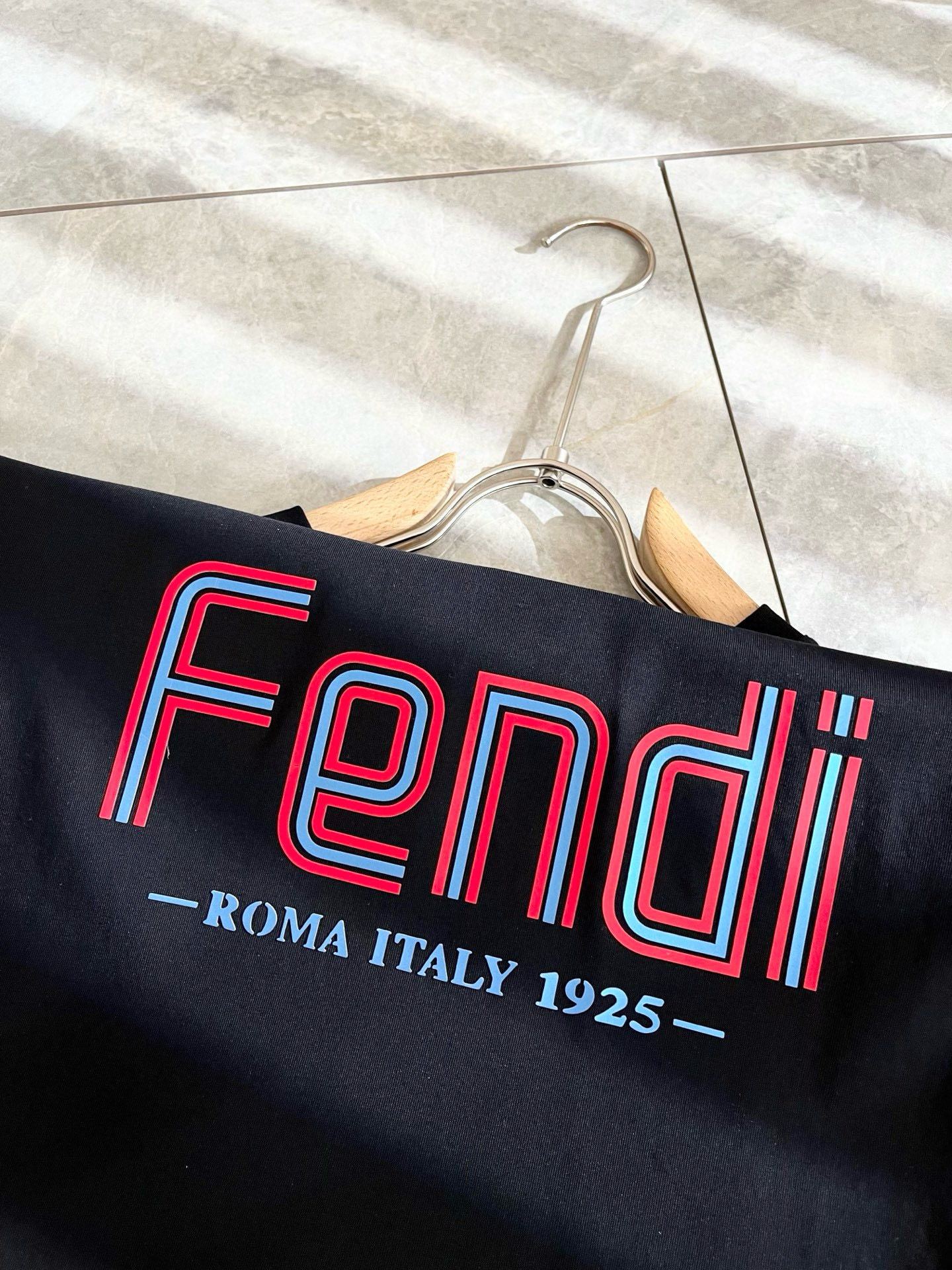 FEN*I 芬*迪2025春夏新款FD家族FF男女同款👫短袖T恤，男女同款👫百搭极简短袖。意大利原厂订单