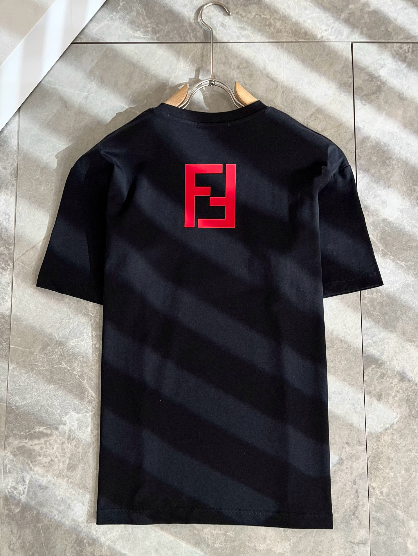FEN*I 芬*迪2025春夏新款FD家族FF男女同款👫短袖T恤，男女同款👫百搭极简短袖。意大利原厂订单