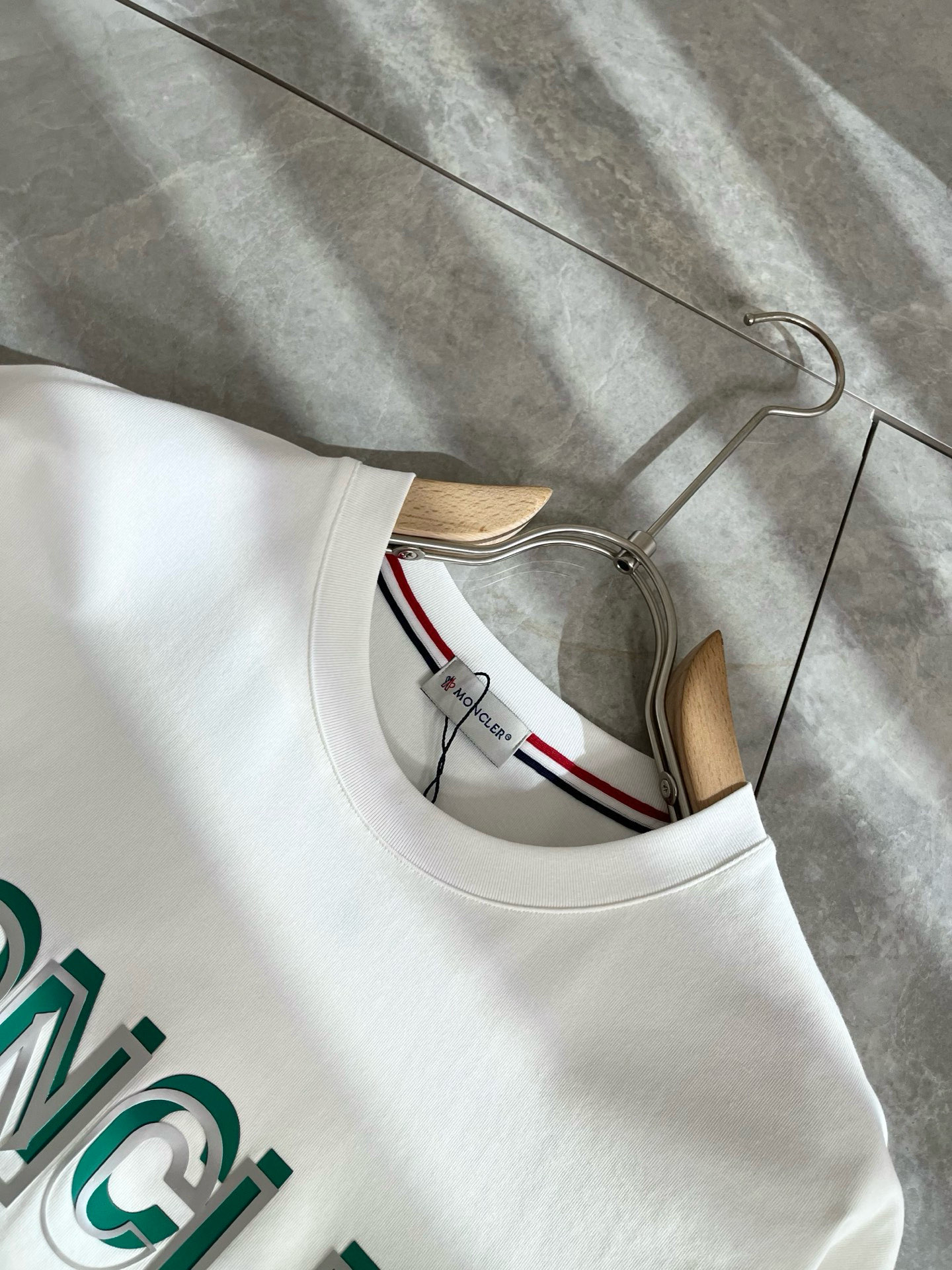 Moncler蒙家 2025春夏最新男女同款👫贸易订单短袖T恤，全品相！！网红款！采用logo图案压胶设