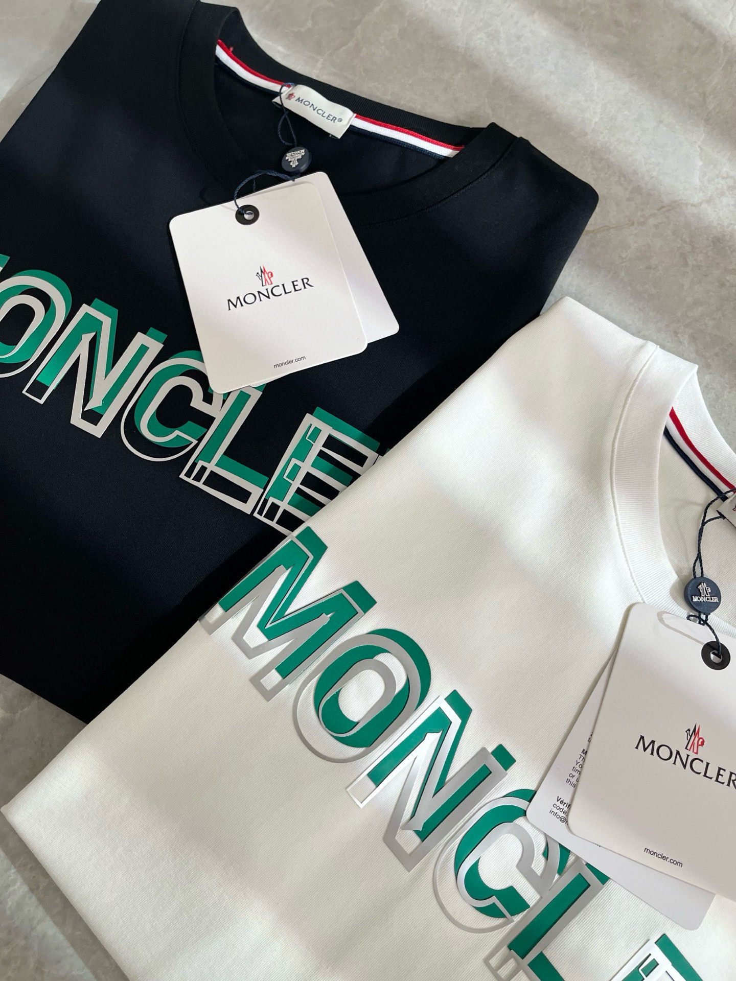 Moncler蒙家 2025春夏最新男女同款👫贸易订单短袖T恤，全品相！！网红款！采用logo图案压胶设