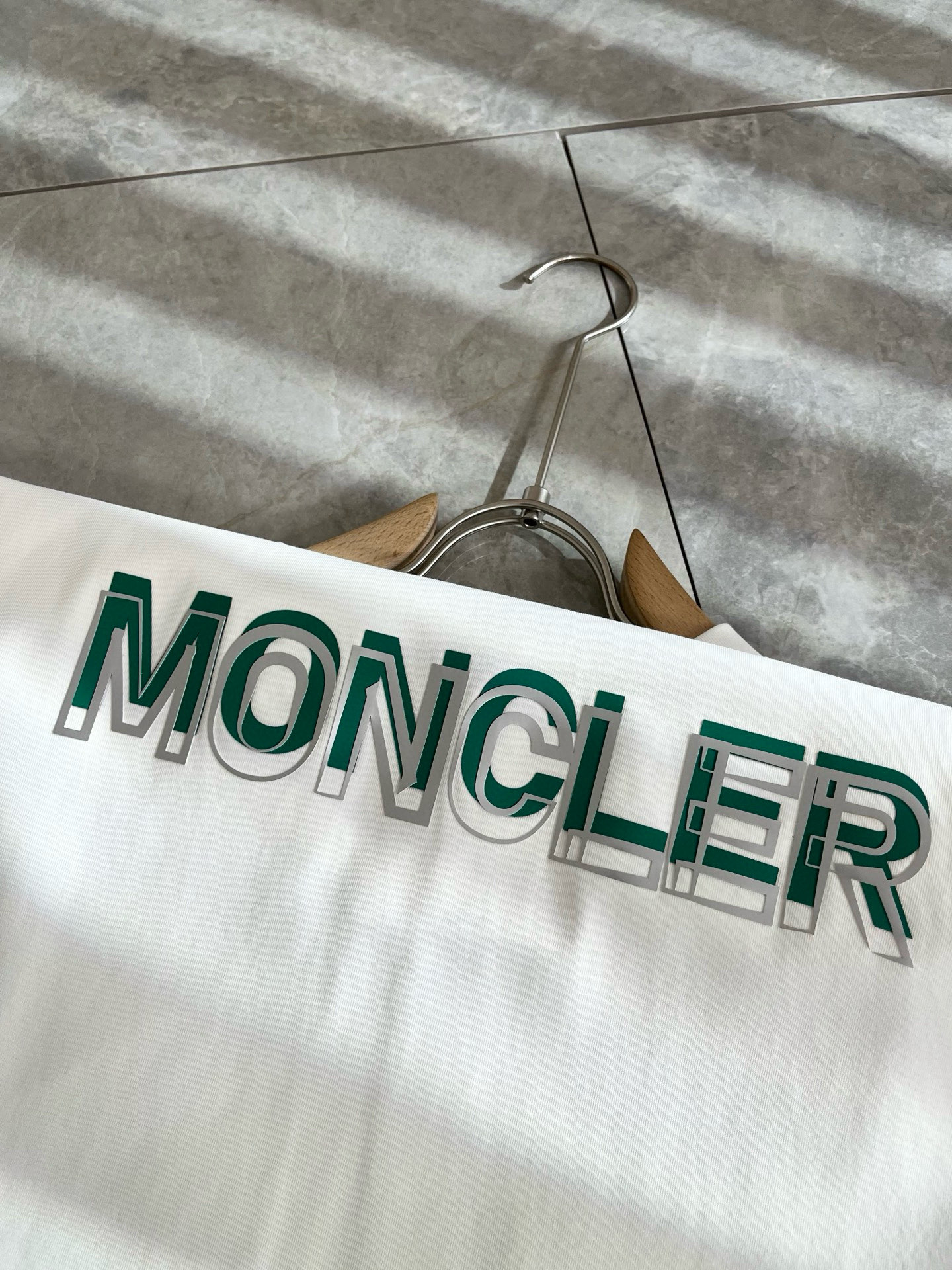 Moncler蒙家 2025春夏最新男女同款👫贸易订单短袖T恤，全品相！！网红款！采用logo图案压胶设