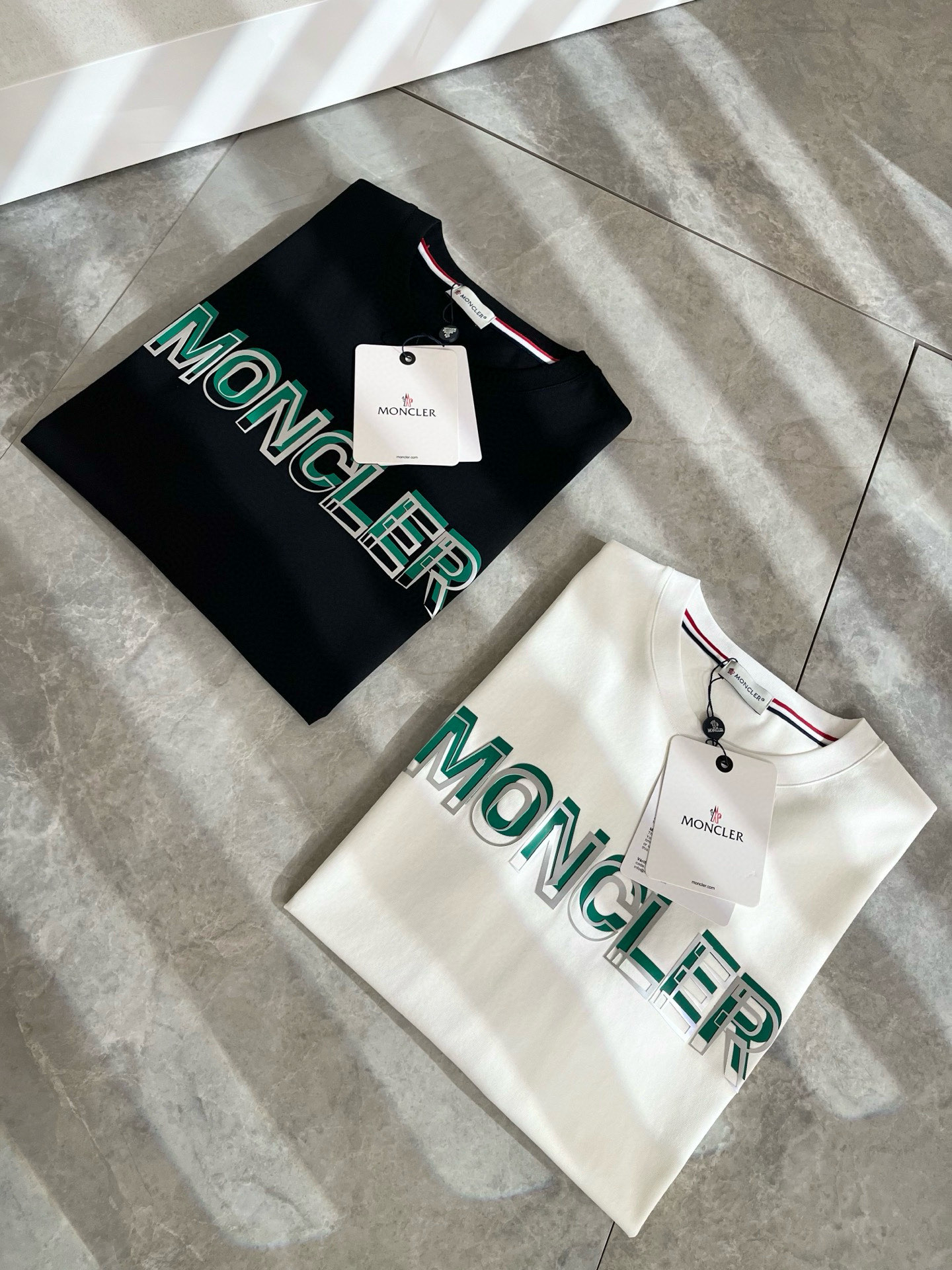 Moncler蒙家 2025春夏最新男女同款👫贸易订单短袖T恤，全品相！！网红款！采用logo图案压胶设