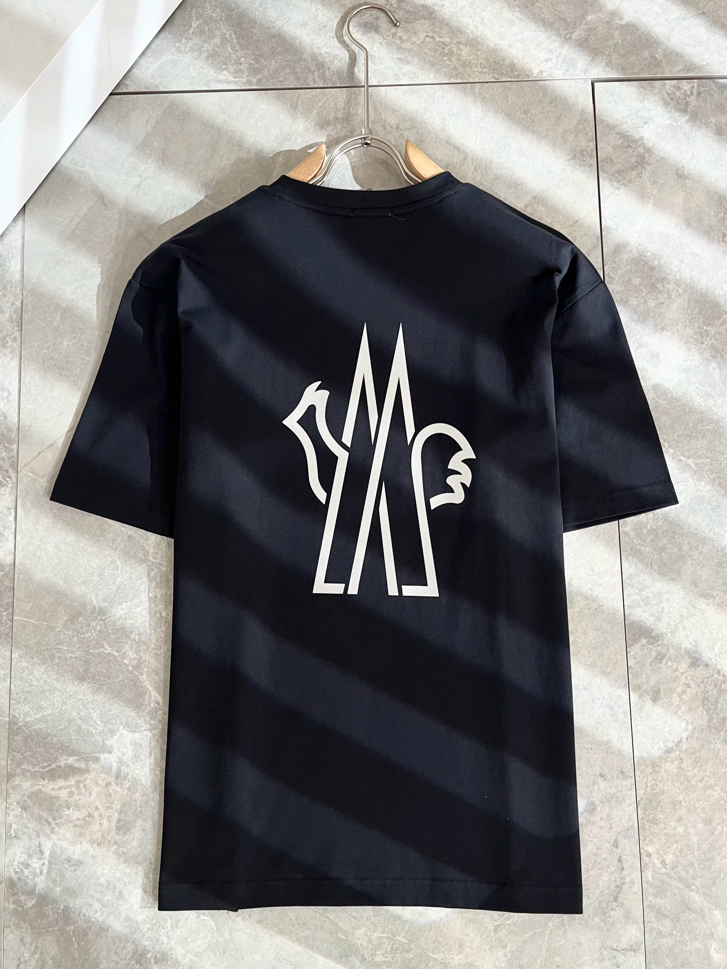 Moncler蒙家 2025春夏最新男女同款👫贸易订单短袖T恤，全品相！！网红款！采用logo图案压胶设