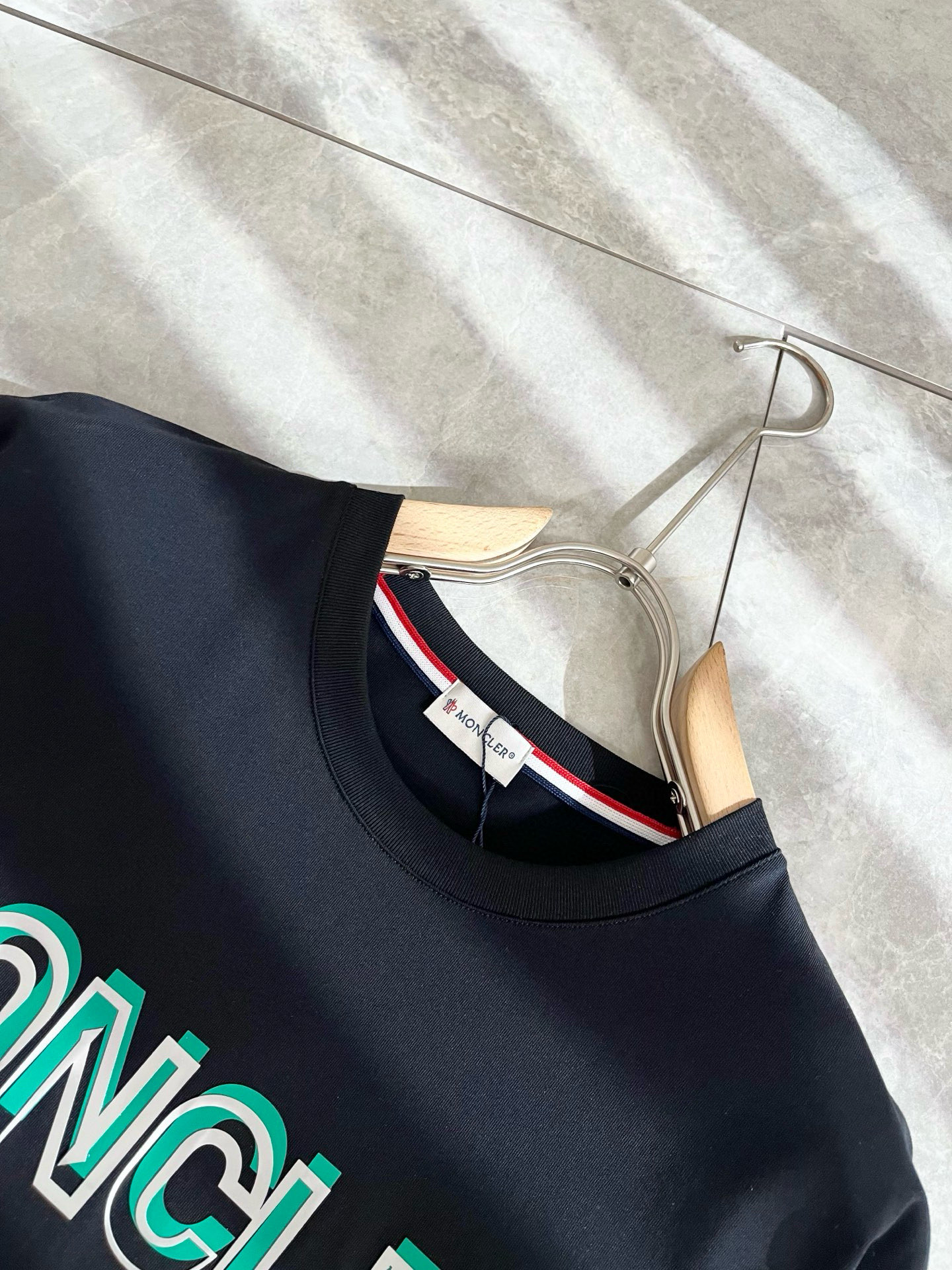 Moncler蒙家 2025春夏最新男女同款👫贸易订单短袖T恤，全品相！！网红款！采用logo图案压胶设