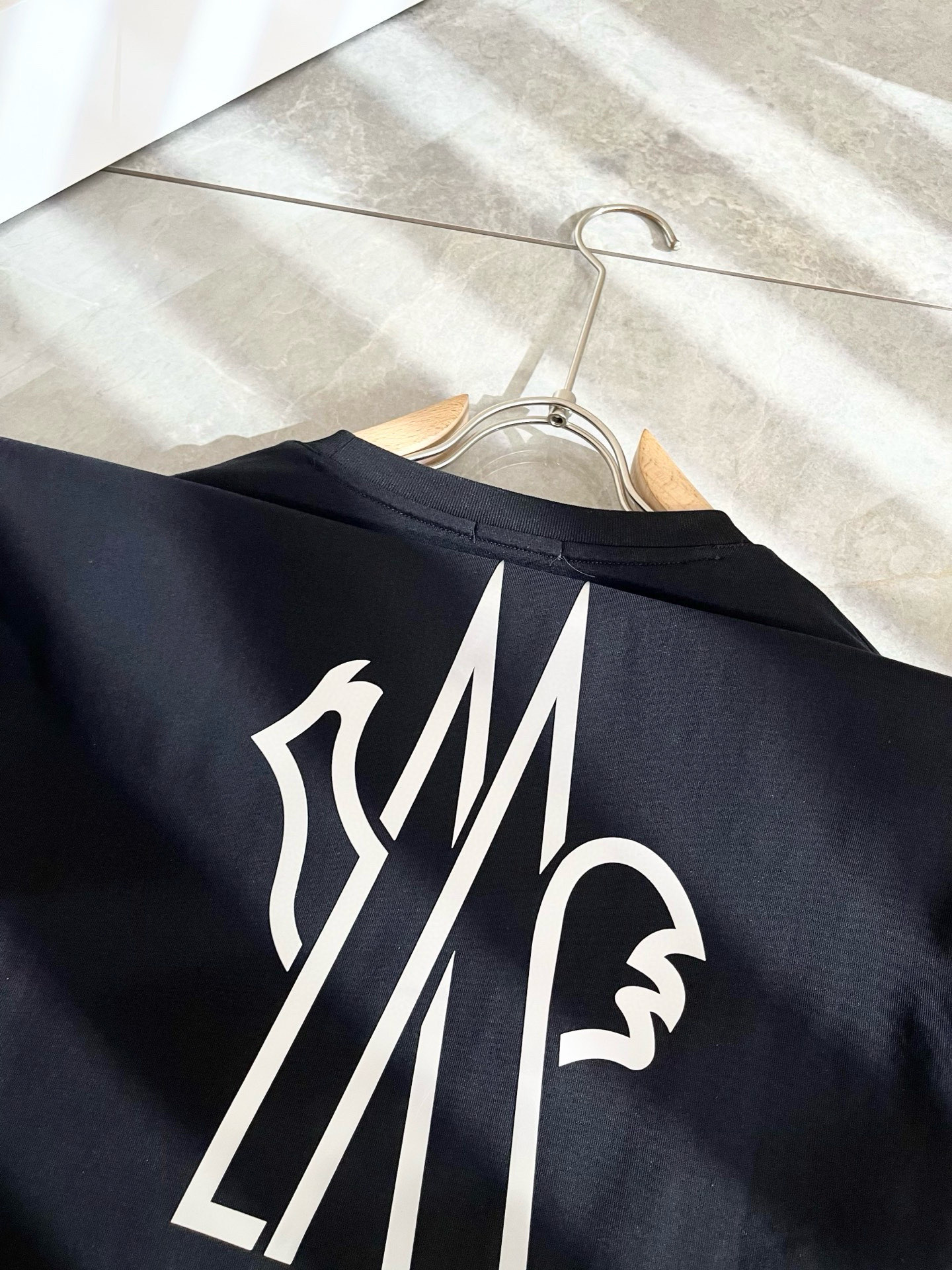 Moncler蒙家 2025春夏最新男女同款👫贸易订单短袖T恤，全品相！！网红款！采用logo图案压胶设