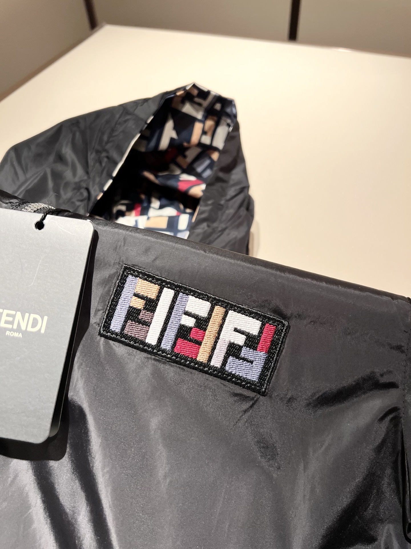 FEN*I 芬*迪 ⚠️双面夹克！2025春夏新款男士夹克外套，意大利原厂订单，FD家族人气单品，代表性