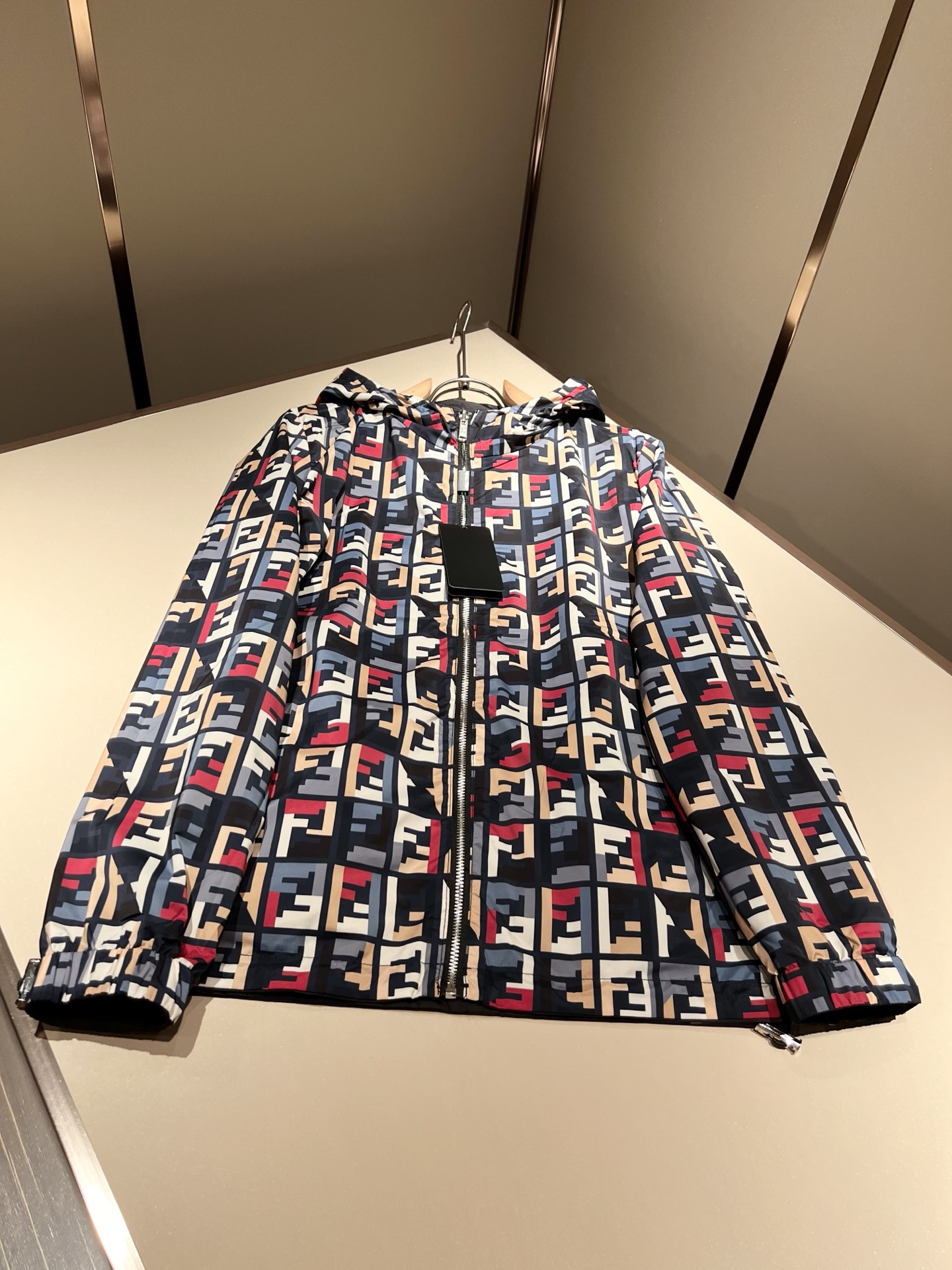 FEN*I 芬*迪 ⚠️双面夹克！2025春夏新款男士夹克外套，意大利原厂订单，FD家族人气单品，代表性