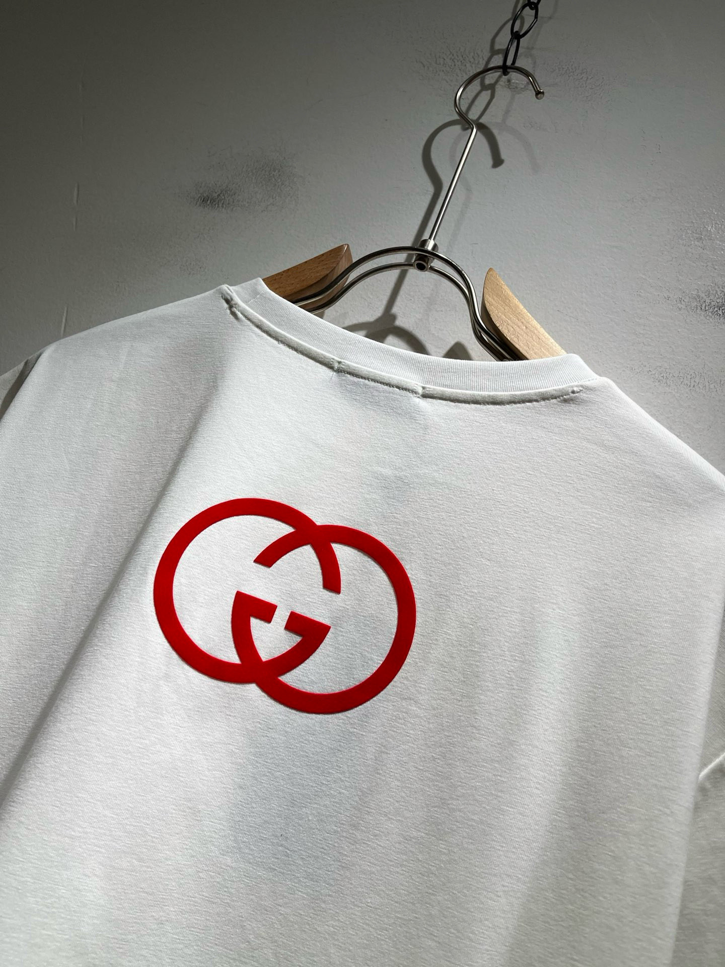 Gucc*古家 2025春夏新款男女同情侣款👫休闲宽松棉质圆领短袖T恤衫！贸易公司渠道稀出，同步官网发售