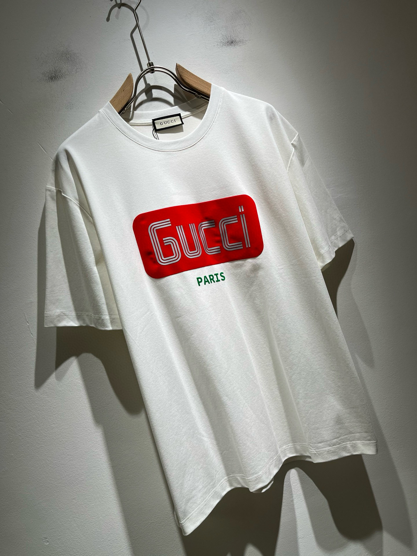 Gucc*古家 2025春夏新款男女同情侣款👫休闲宽松棉质圆领短袖T恤衫！贸易公司渠道稀出，同步官网发售