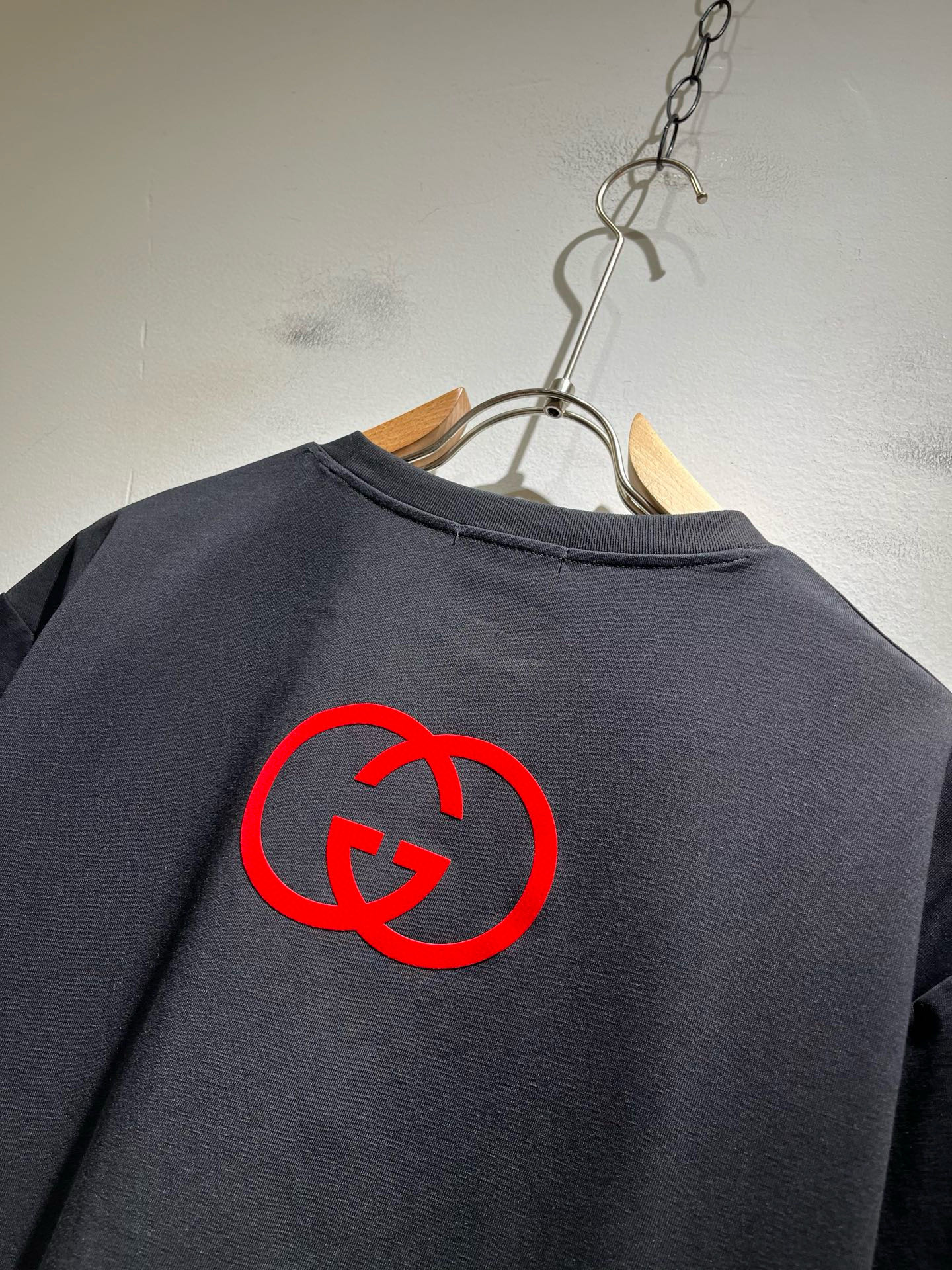 Gucc*古家 2025春夏新款男女同情侣款👫休闲宽松棉质圆领短袖T恤衫！贸易公司渠道稀出，同步官网发售