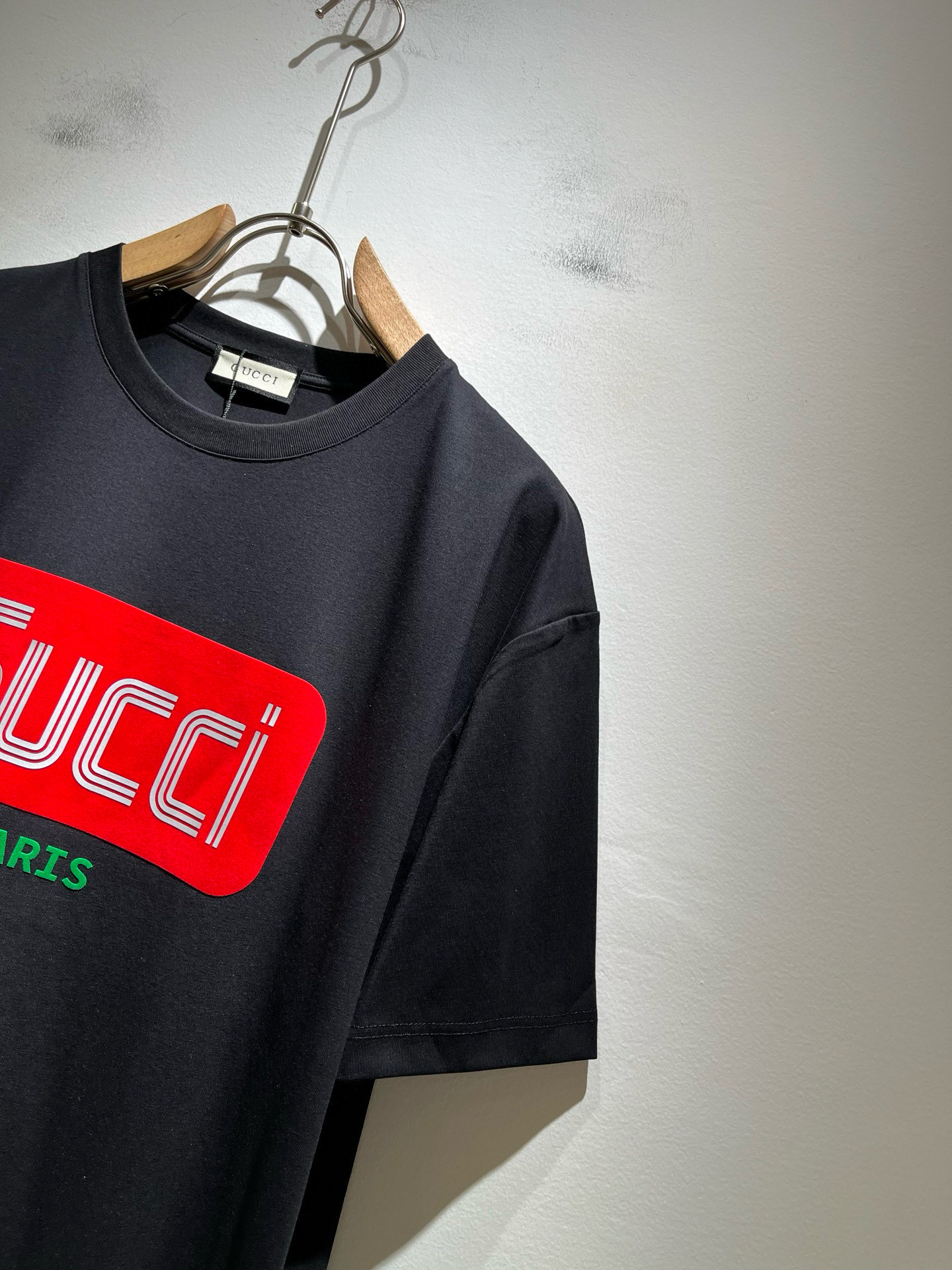 Gucc*古家 2025春夏新款男女同情侣款👫休闲宽松棉质圆领短袖T恤衫！贸易公司渠道稀出，同步官网发售