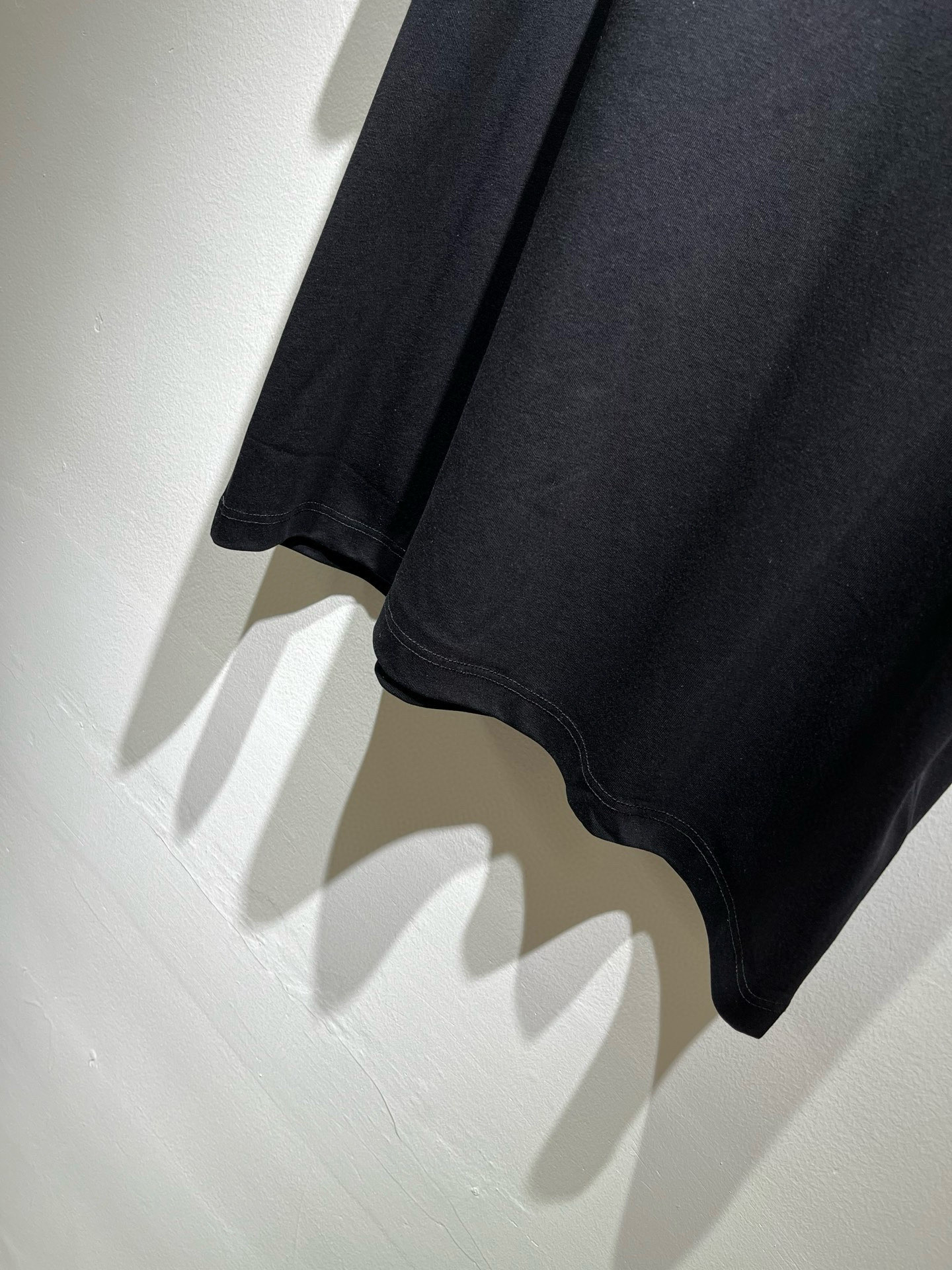 Gucc*古家 2025春夏新款男女同情侣款👫休闲宽松棉质圆领短袖T恤衫！贸易公司渠道稀出，同步官网发售