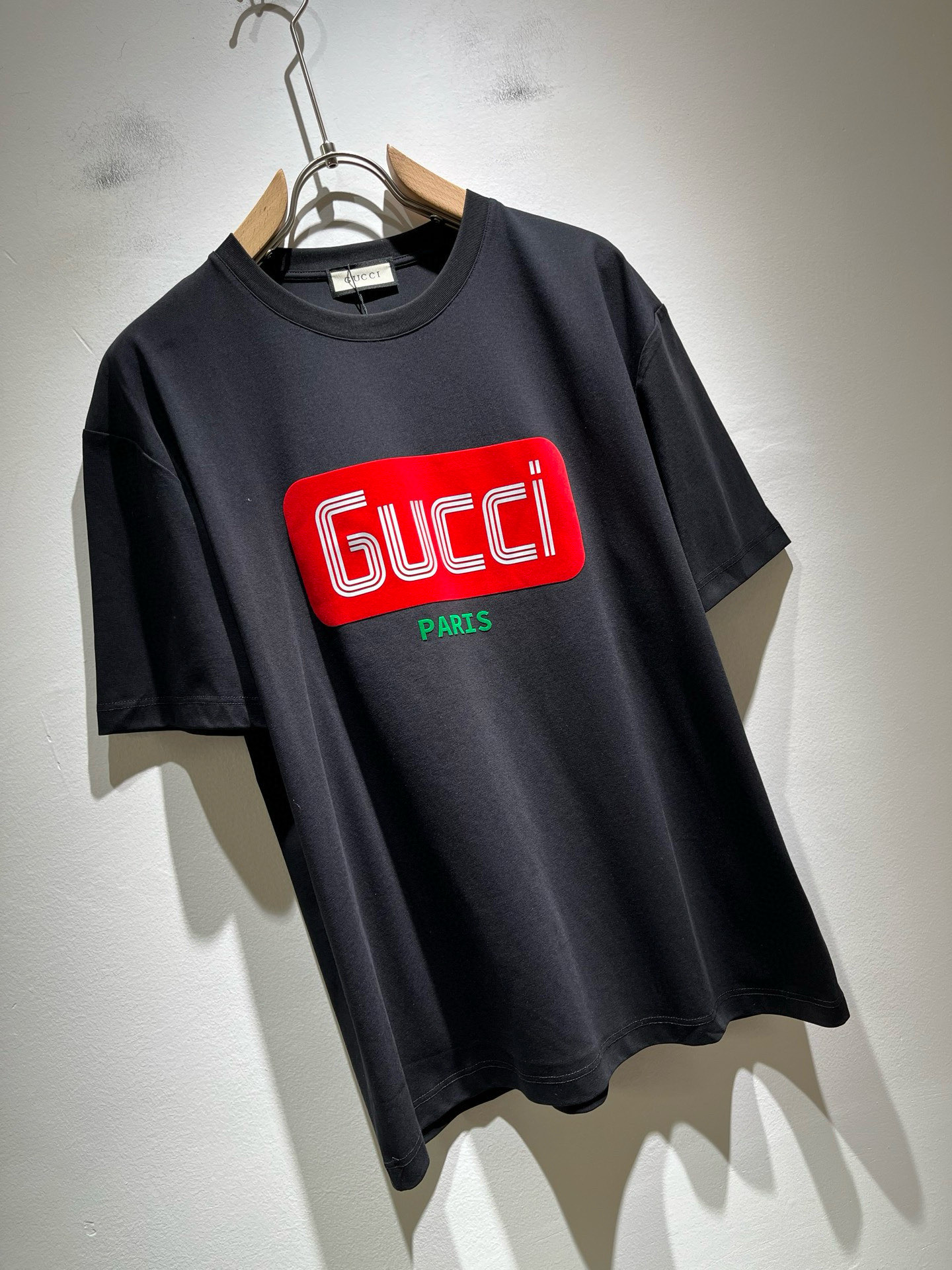 Gucc*古家 2025春夏新款男女同情侣款👫休闲宽松棉质圆领短袖T恤衫！贸易公司渠道稀出，同步官网发售