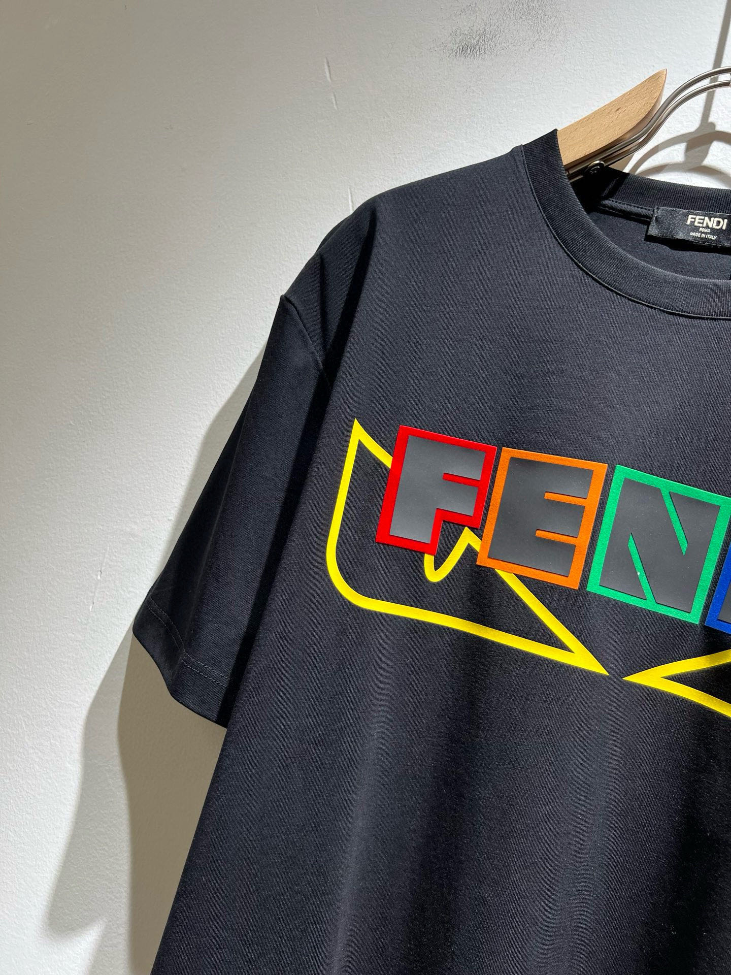 FEN*I 芬*迪2025春夏新款FD家族FF男女同款👫短袖T恤，男女同款👫百搭极简短袖。意大利原厂订单