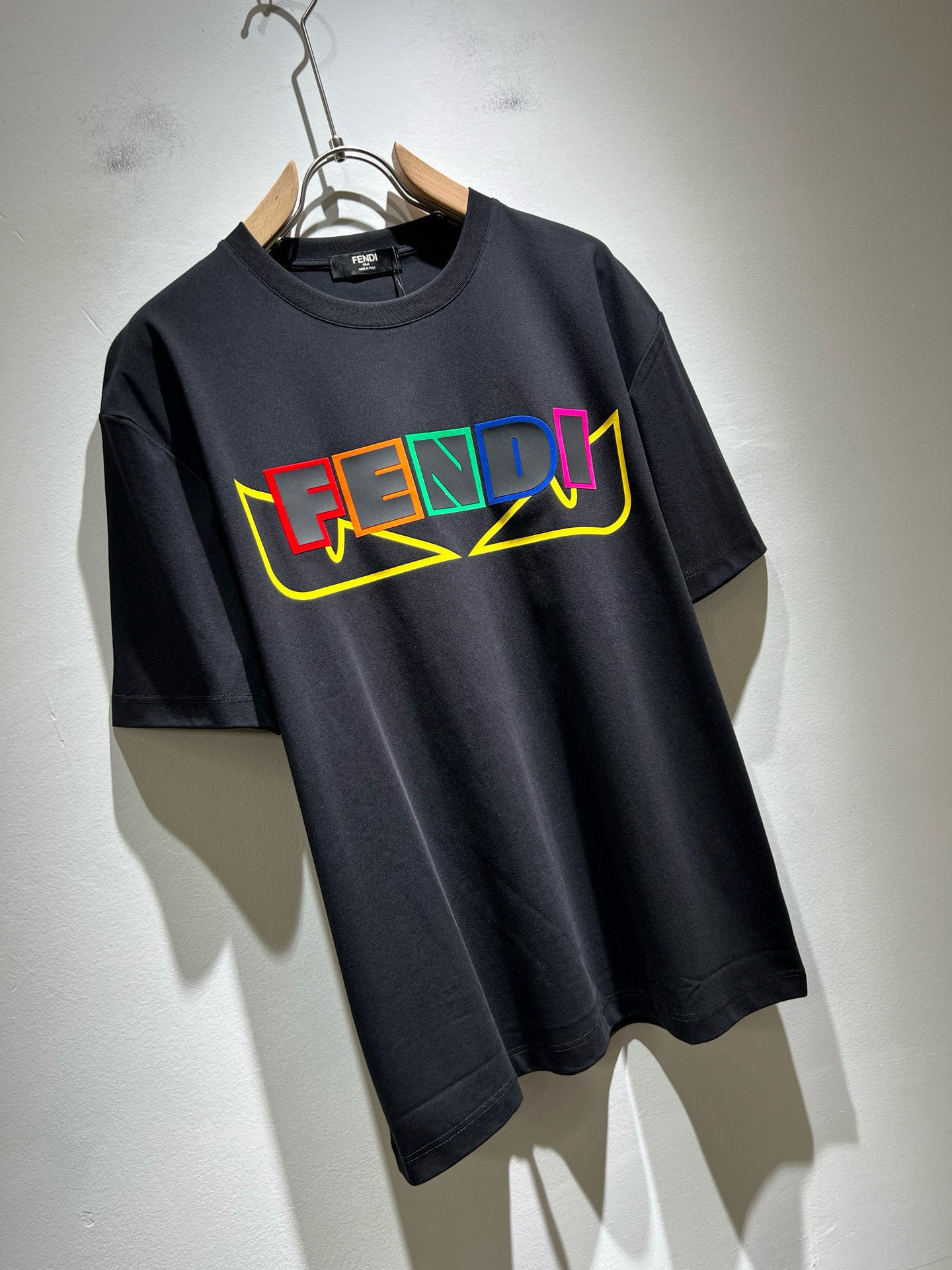 FEN*I 芬*迪2025春夏新款FD家族FF男女同款👫短袖T恤，男女同款👫百搭极简短袖。意大利原厂订单