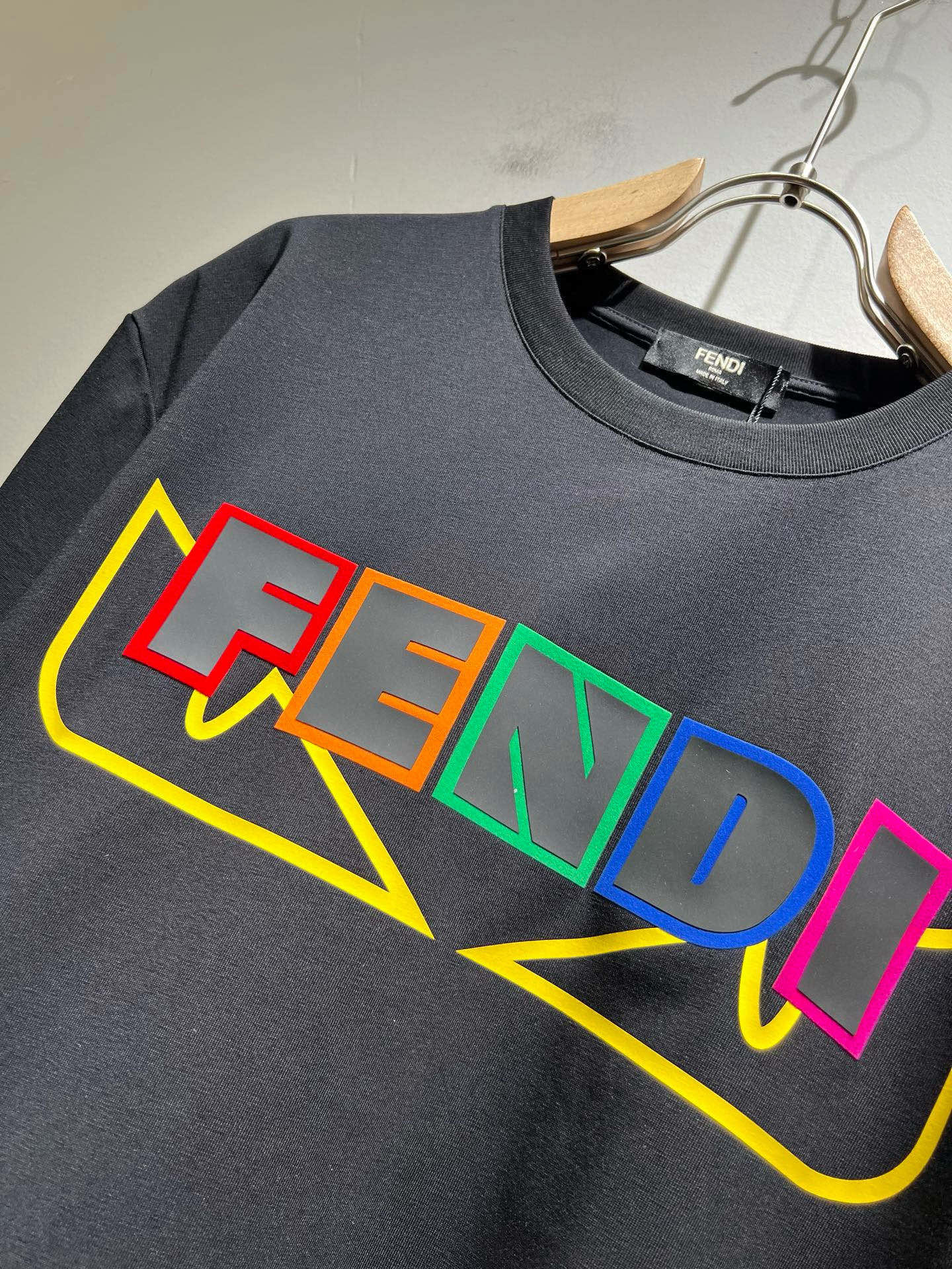 FEN*I 芬*迪2025春夏新款FD家族FF男女同款👫短袖T恤，男女同款👫百搭极简短袖。意大利原厂订单