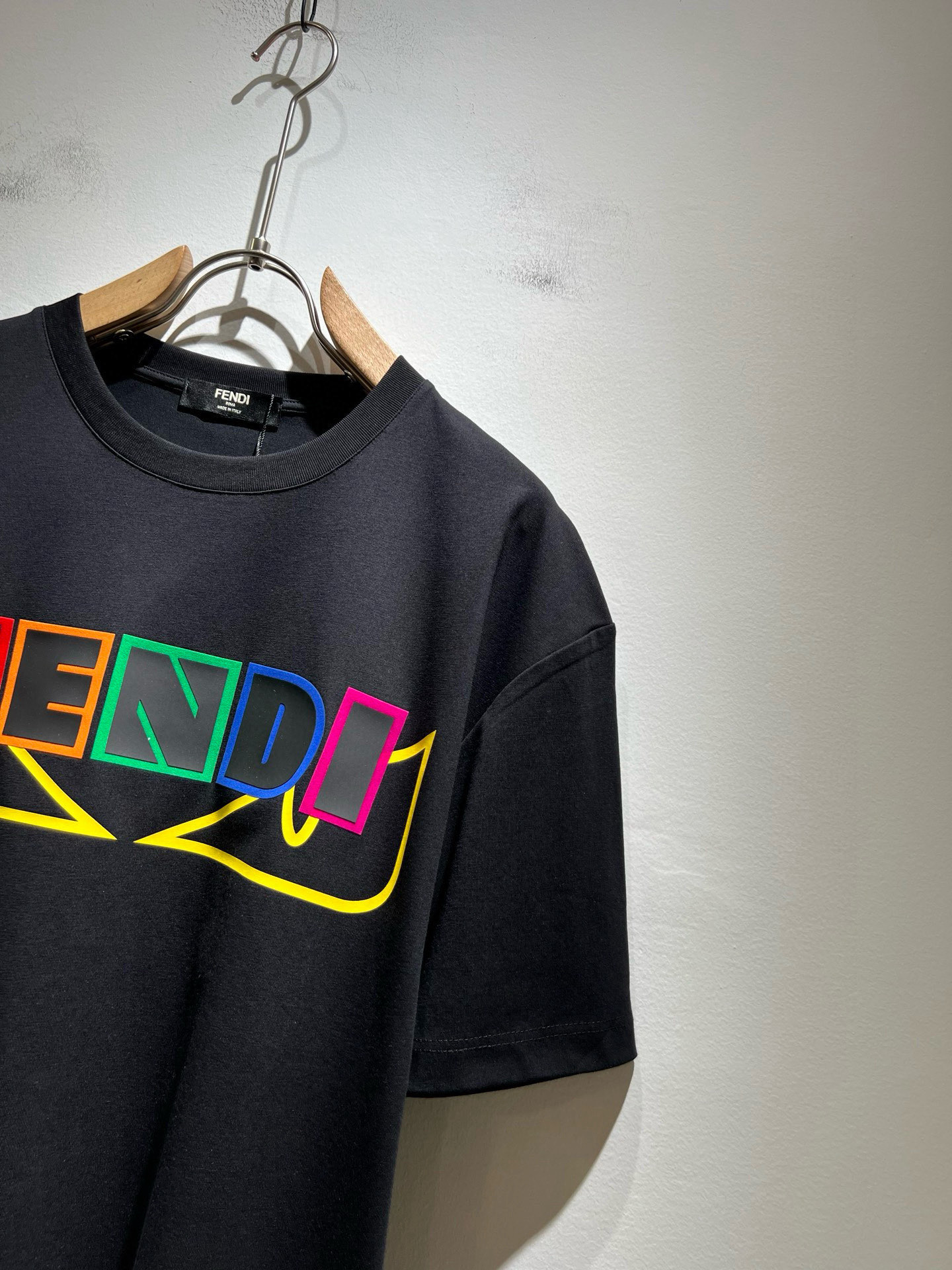 FEN*I 芬*迪2025春夏新款FD家族FF男女同款👫短袖T恤，男女同款👫百搭极简短袖。意大利原厂订单