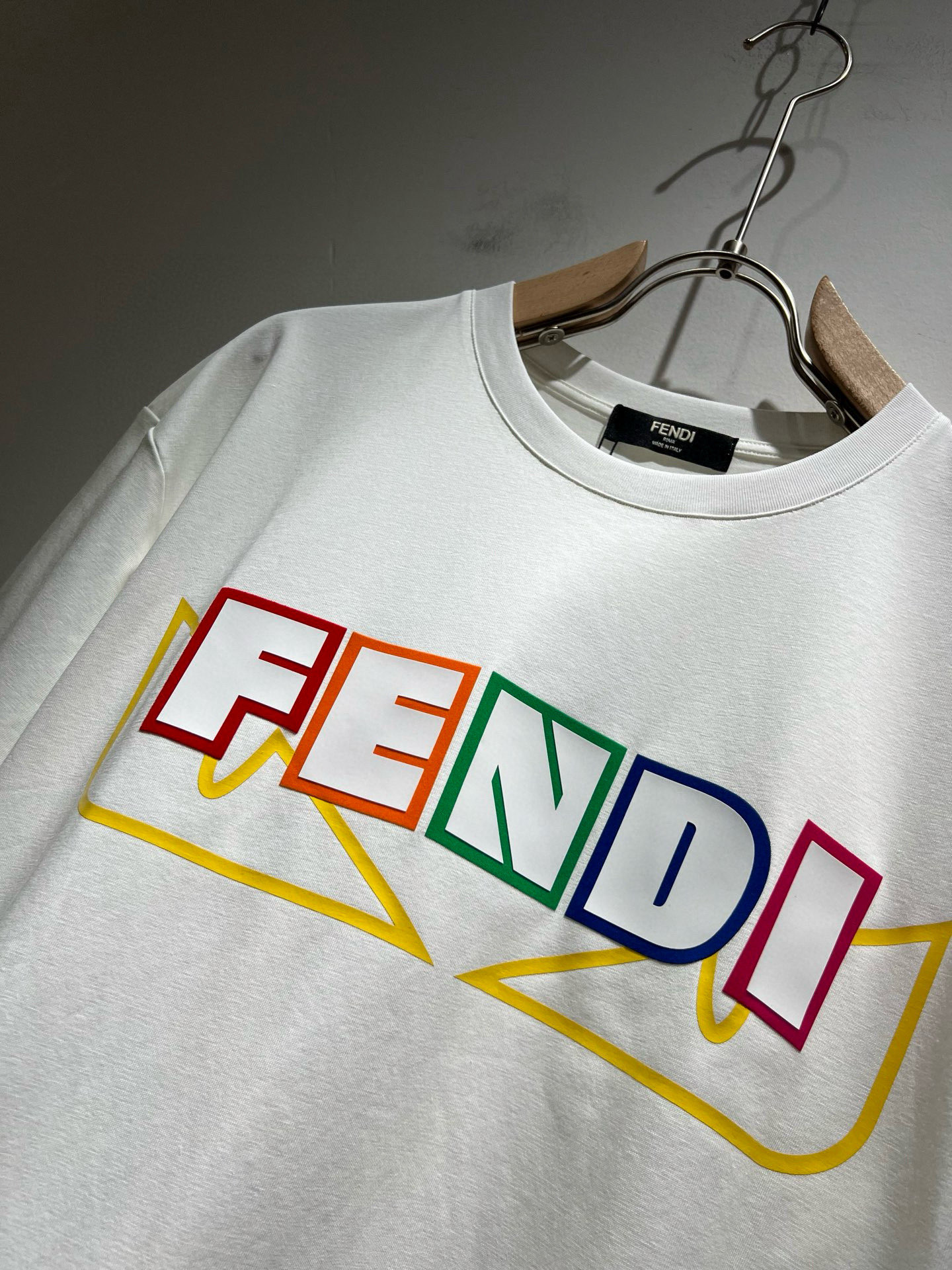 FEN*I 芬*迪2025春夏新款FD家族FF男女同款👫短袖T恤，男女同款👫百搭极简短袖。意大利原厂订单