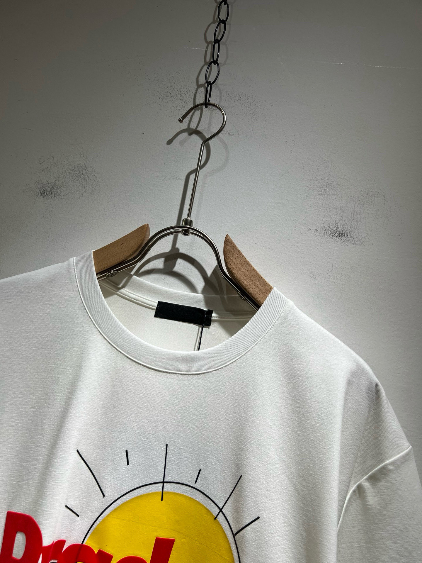 PRAD*A普*达2025春夏新款男女同款👫短袖T恤，最新款全网独家首上！！~既经典有时尚百搭，谁不爱啊