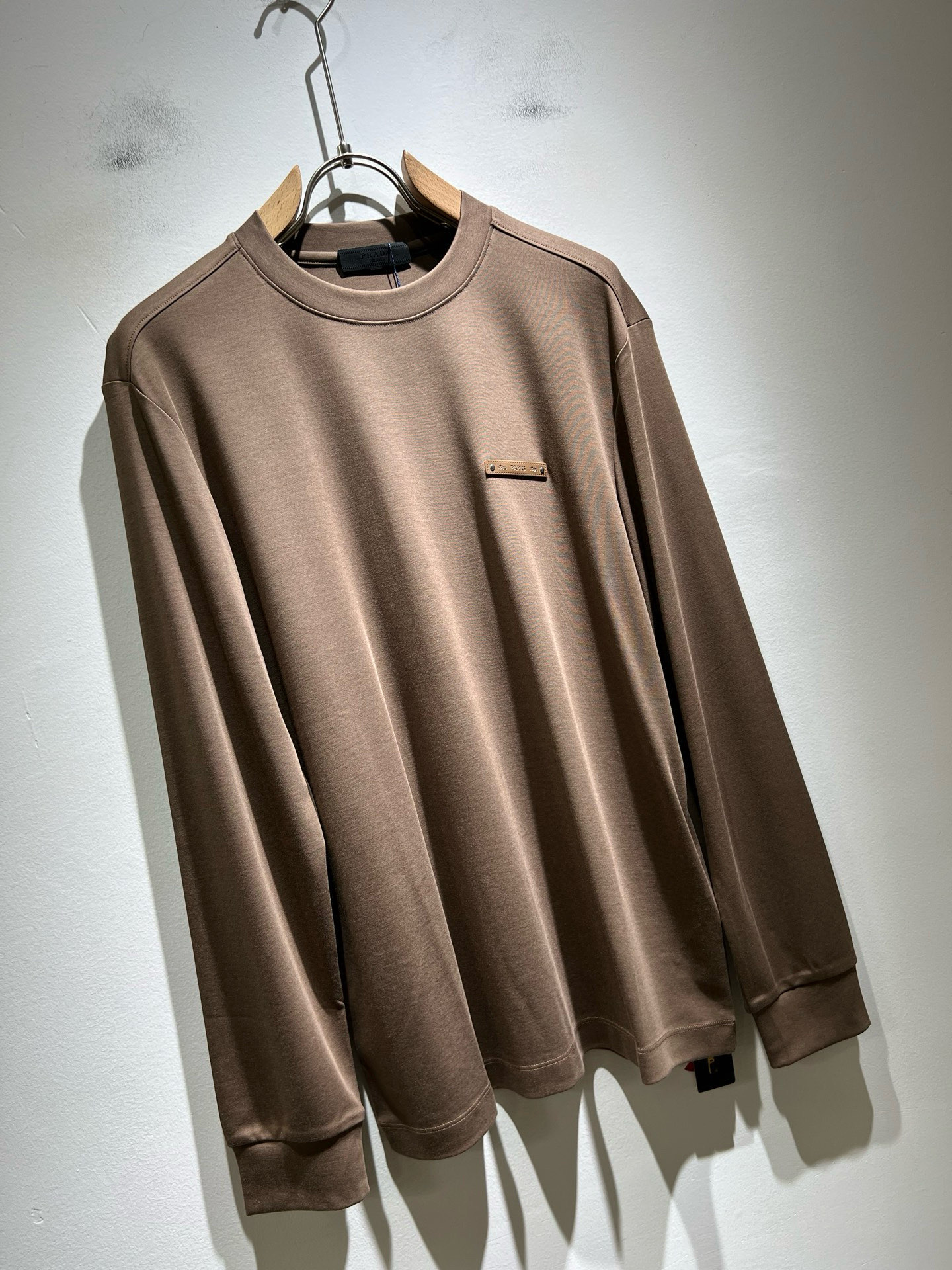 PRAD*A普*达2025秋冬新款男士长袖打底衫，最新款全网独家首上！！~既经典有时尚百搭，谁不爱啊，将