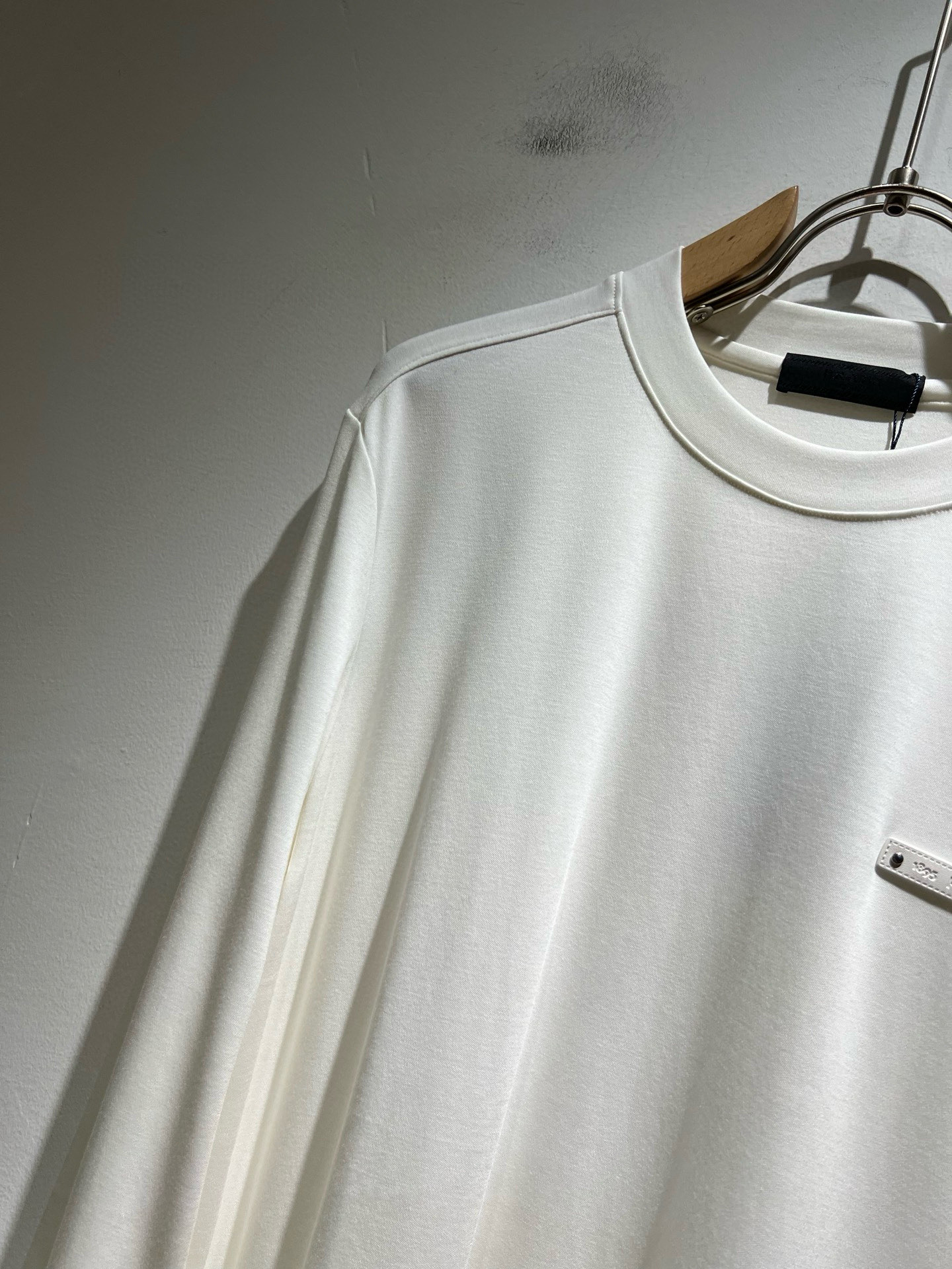 PRAD*A普*达2025秋冬新款男士长袖打底衫，最新款全网独家首上！！~既经典有时尚百搭，谁不爱啊，将