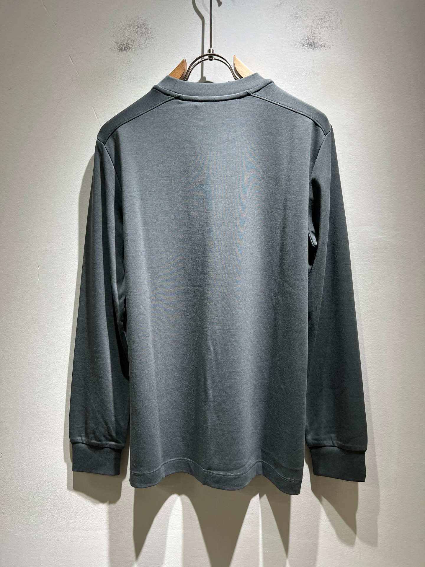 PRAD*A普*达2025秋冬新款男士长袖打底衫，最新款全网独家首上！！~既经典有时尚百搭，谁不爱啊，将