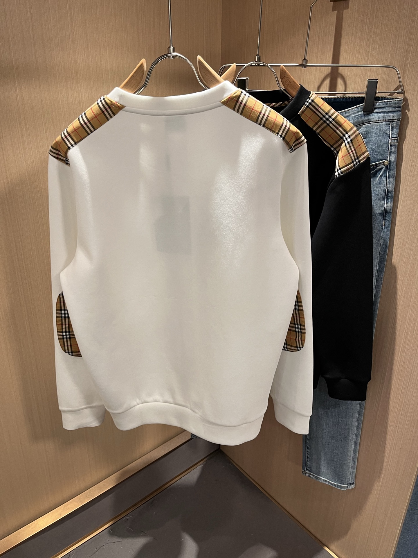 BURBER*Y巴*莉 2025秋冬新款男女同款👫基础休闲百搭棉质圆领卫衣，男女同款卫衣！贸易公司渠道稀