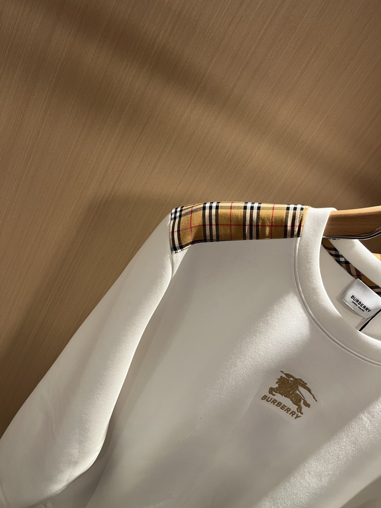 BURBER*Y巴*莉 2025秋冬新款男女同款👫基础休闲百搭棉质圆领卫衣，男女同款卫衣！贸易公司渠道稀