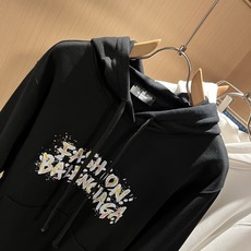 BALENCIA*巴黎*家 2025秋冬最新款连帽百搭卫衣,男女同款👫❤️经典标志图案字母logo图案印 BALENCIA*巴黎*家 2025秋冬最新款连帽百搭卫衣,男女同款👫❤️经典标志图案字母logo图案印