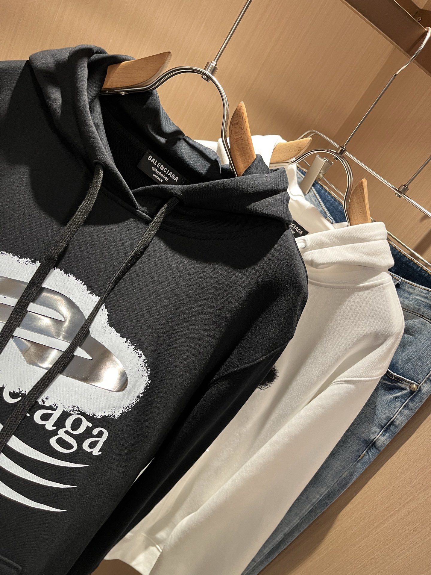 BALENCIA*巴黎*家 2025秋冬最新款连帽百搭卫衣，男女同款👫❤️经典标志图案字母logo图案压