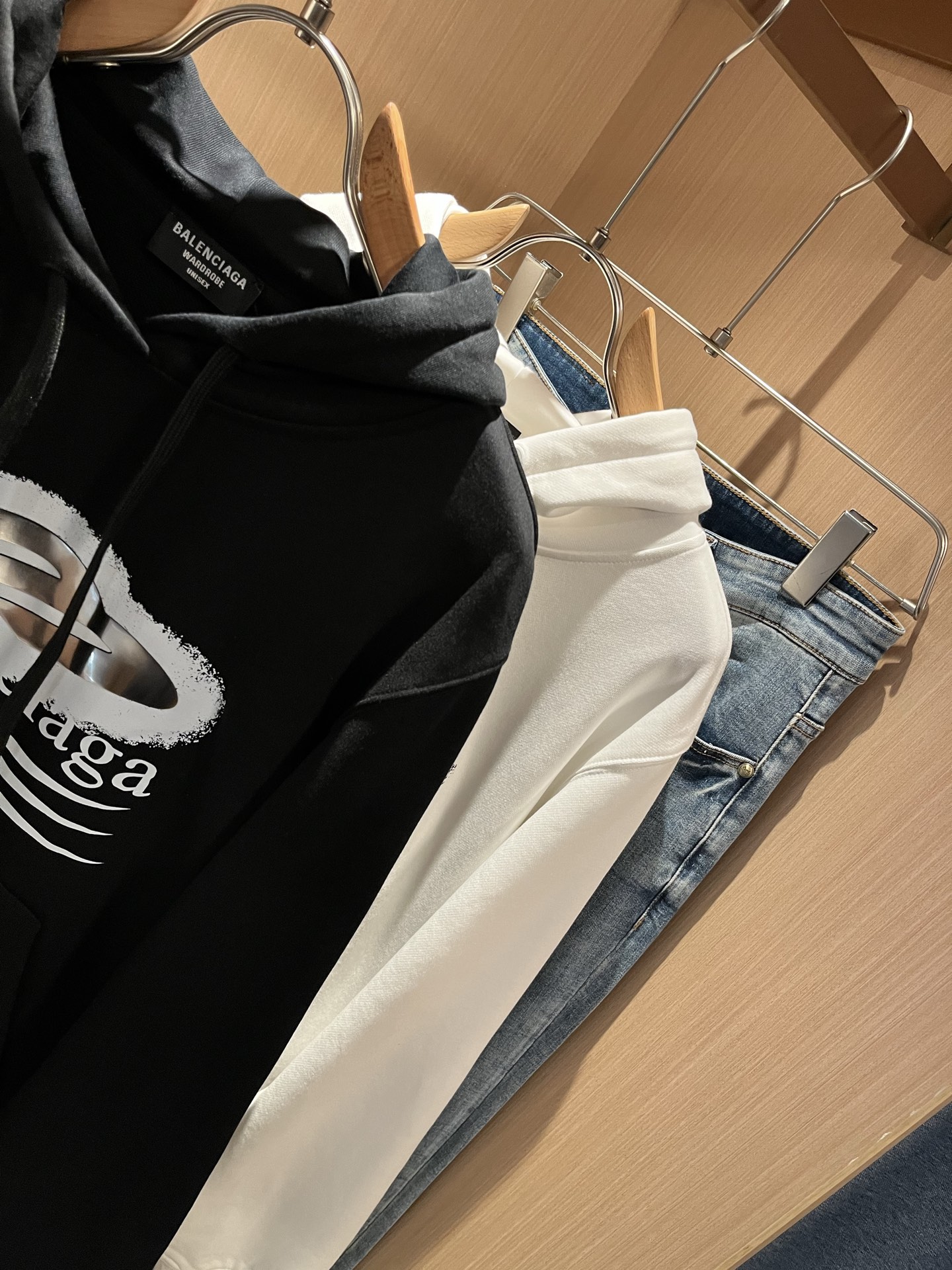 BALENCIA*巴黎*家 2025秋冬最新款连帽百搭卫衣，男女同款👫❤️经典标志图案字母logo图案压