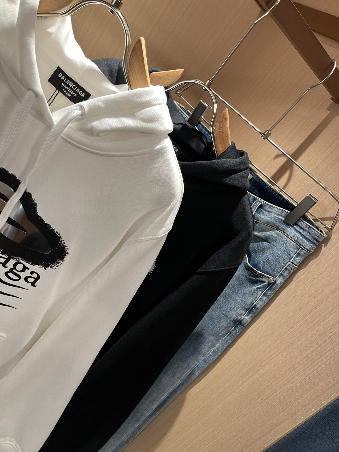 BALENCIA*巴黎*家 2025秋冬最新款连帽百搭卫衣，男女同款👫❤️经典标志图案字母logo图案压