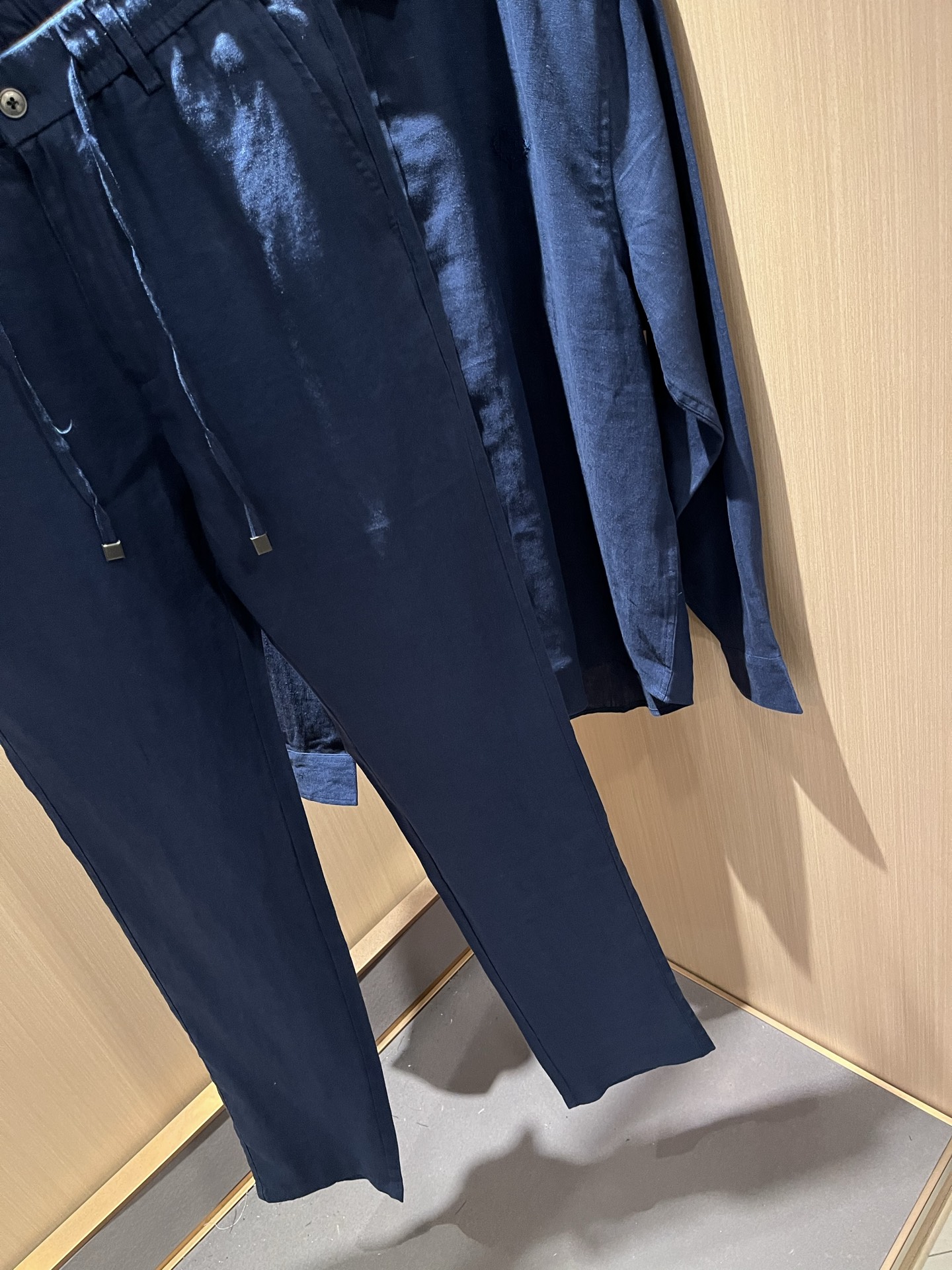 Loro Piana诺悠翩雅 2025秋冬男士套装，最新的贸易订单全品相！！网红款！上身舒适透气，不僵硬