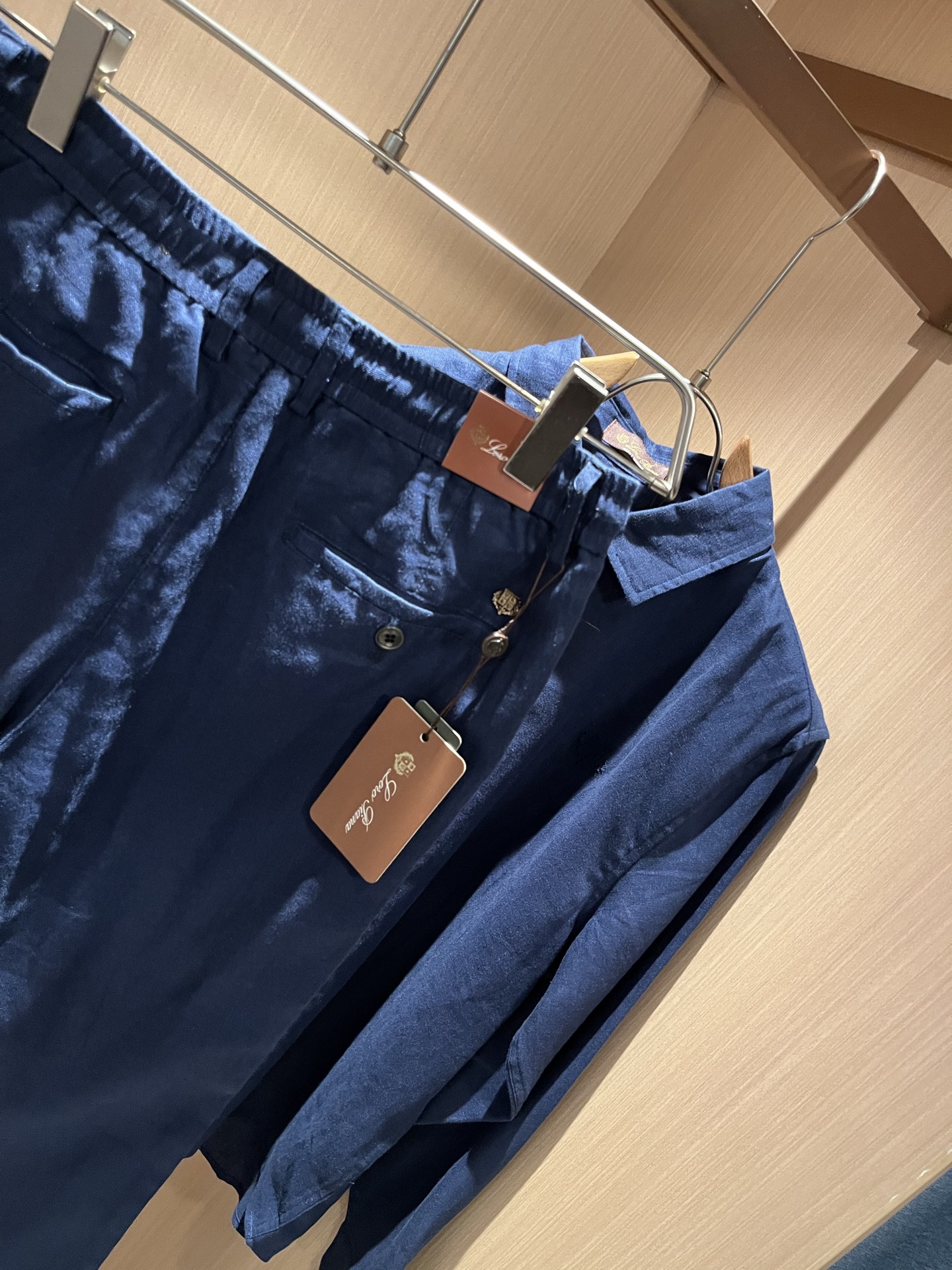 Loro Piana诺悠翩雅 2025秋冬男士套装，最新的贸易订单全品相！！网红款！上身舒适透气，不僵硬