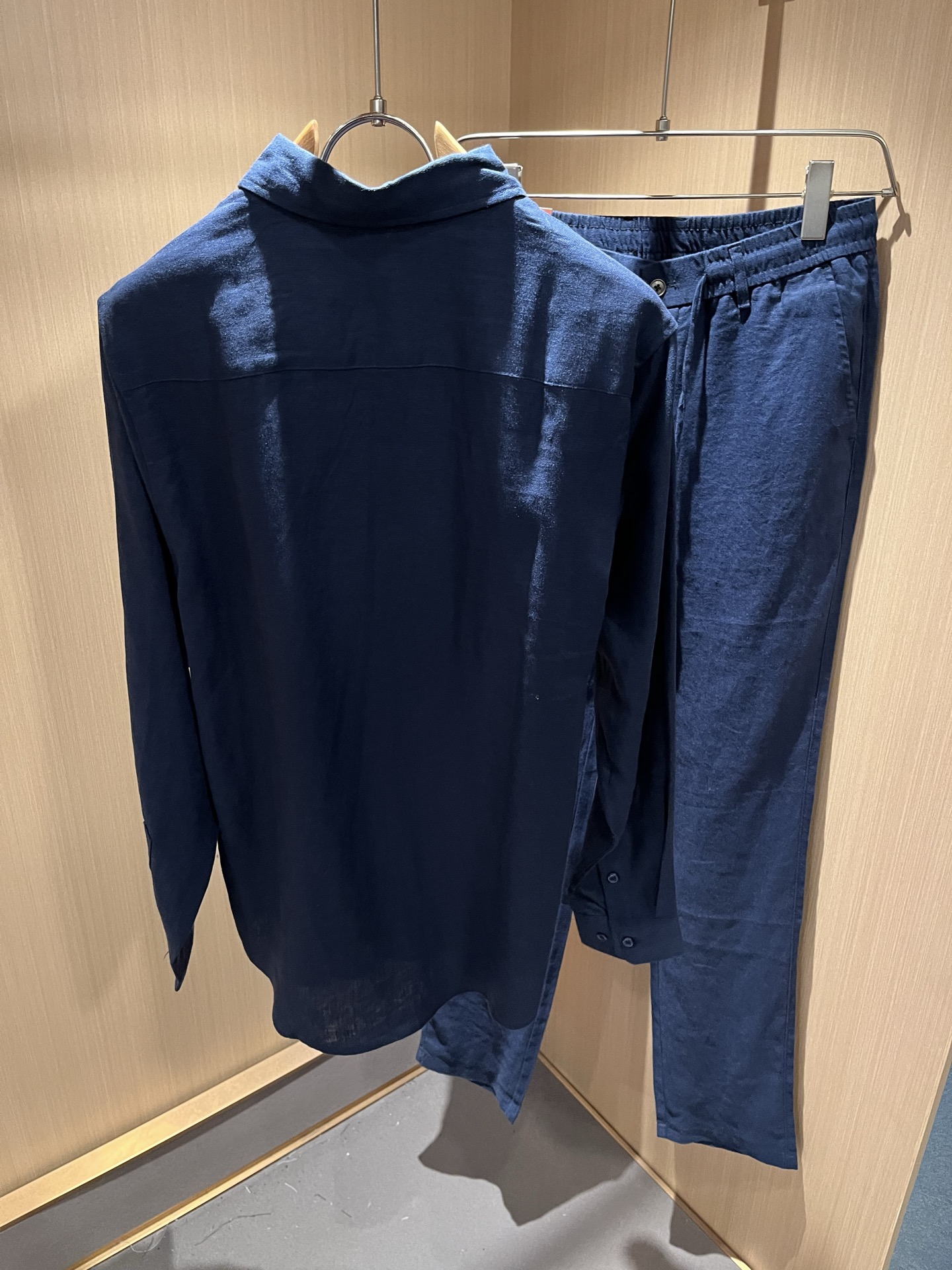 Loro Piana诺悠翩雅 2025秋冬男士套装，最新的贸易订单全品相！！网红款！上身舒适透气，不僵硬