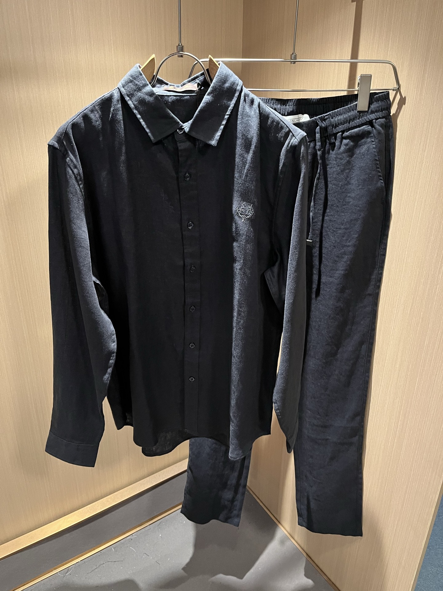 Loro Piana诺悠翩雅 2025秋冬男士套装，最新的贸易订单全品相！！网红款！上身舒适透气，不僵硬