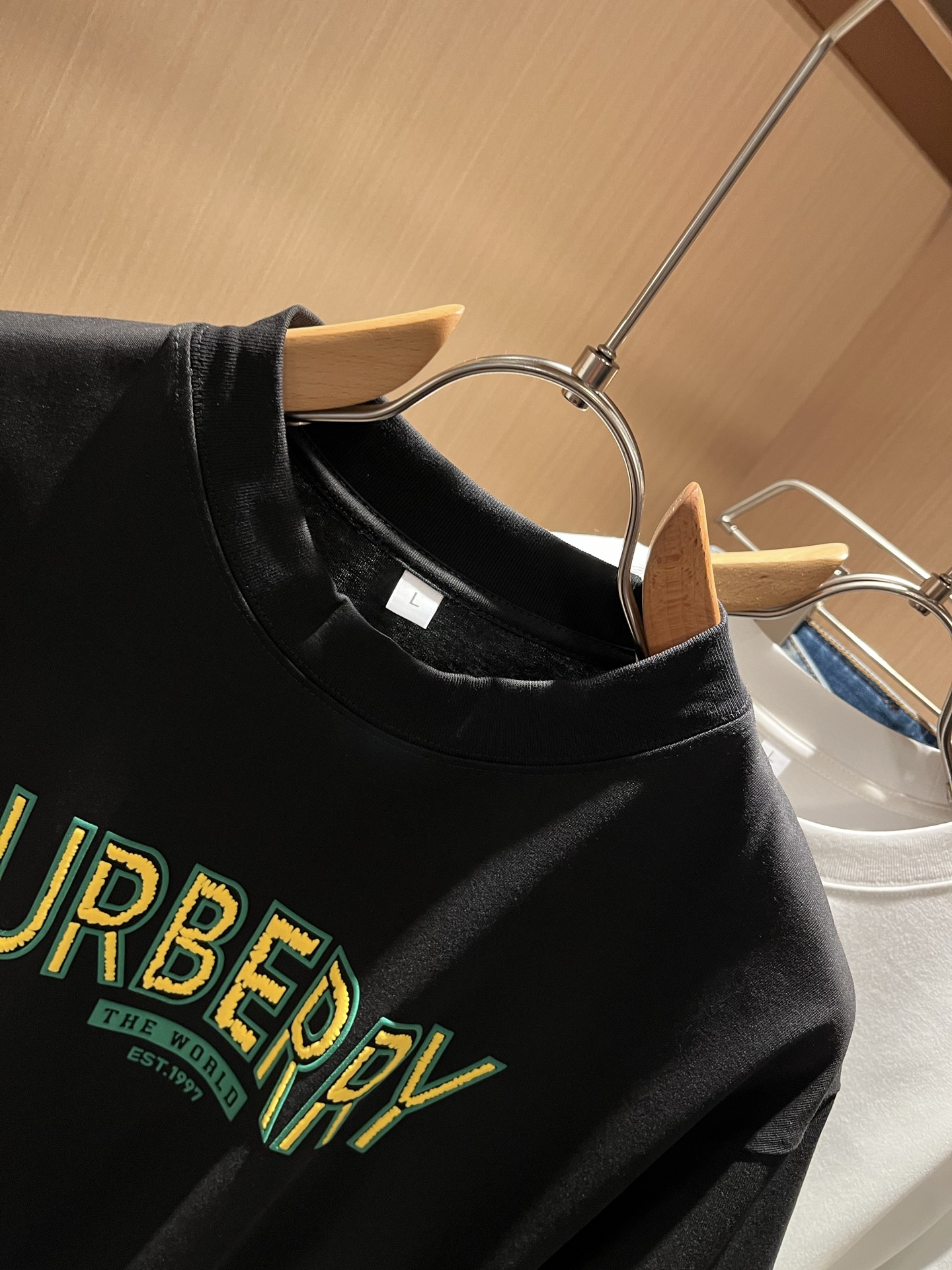 BURBER*Y巴*莉2025春夏新品男女同款👫短袖T恤，重磅来袭，最近比较火热的环保纯棉面料制作而成，