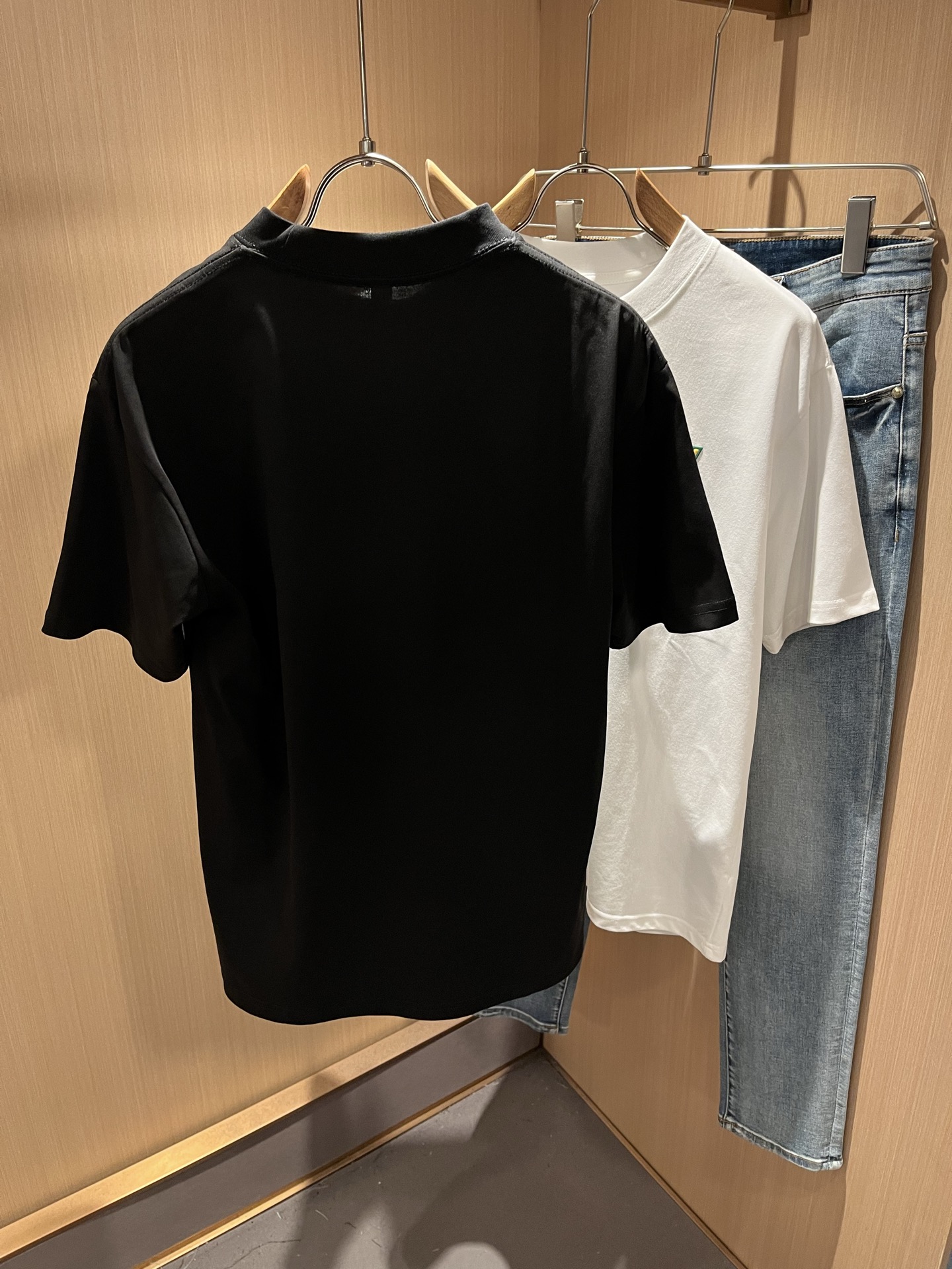 BURBER*Y巴*莉2025春夏新品男女同款👫短袖T恤，重磅来袭，最近比较火热的环保纯棉面料制作而成，