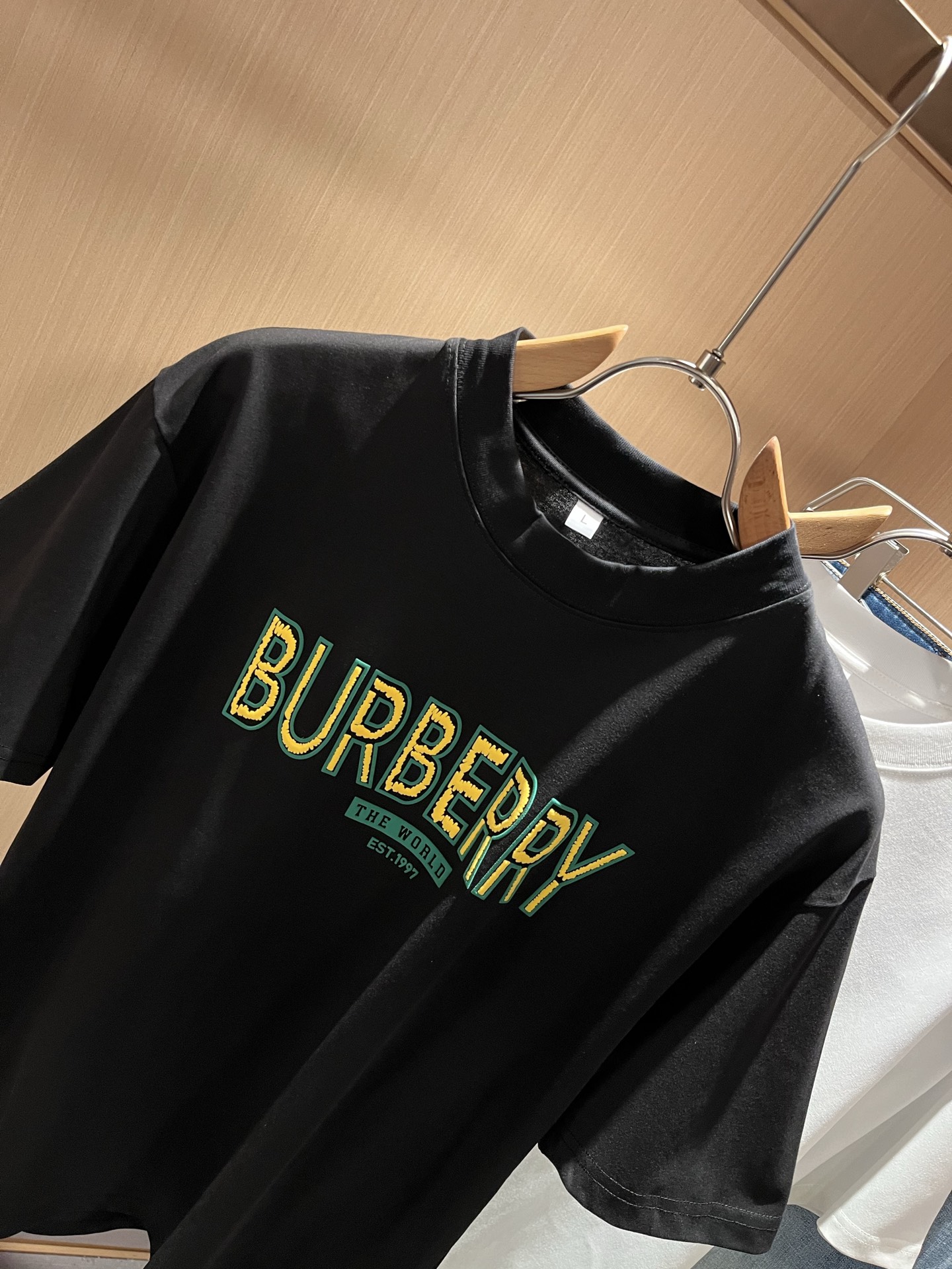 BURBER*Y巴*莉2025春夏新品男女同款👫短袖T恤，重磅来袭，最近比较火热的环保纯棉面料制作而成，