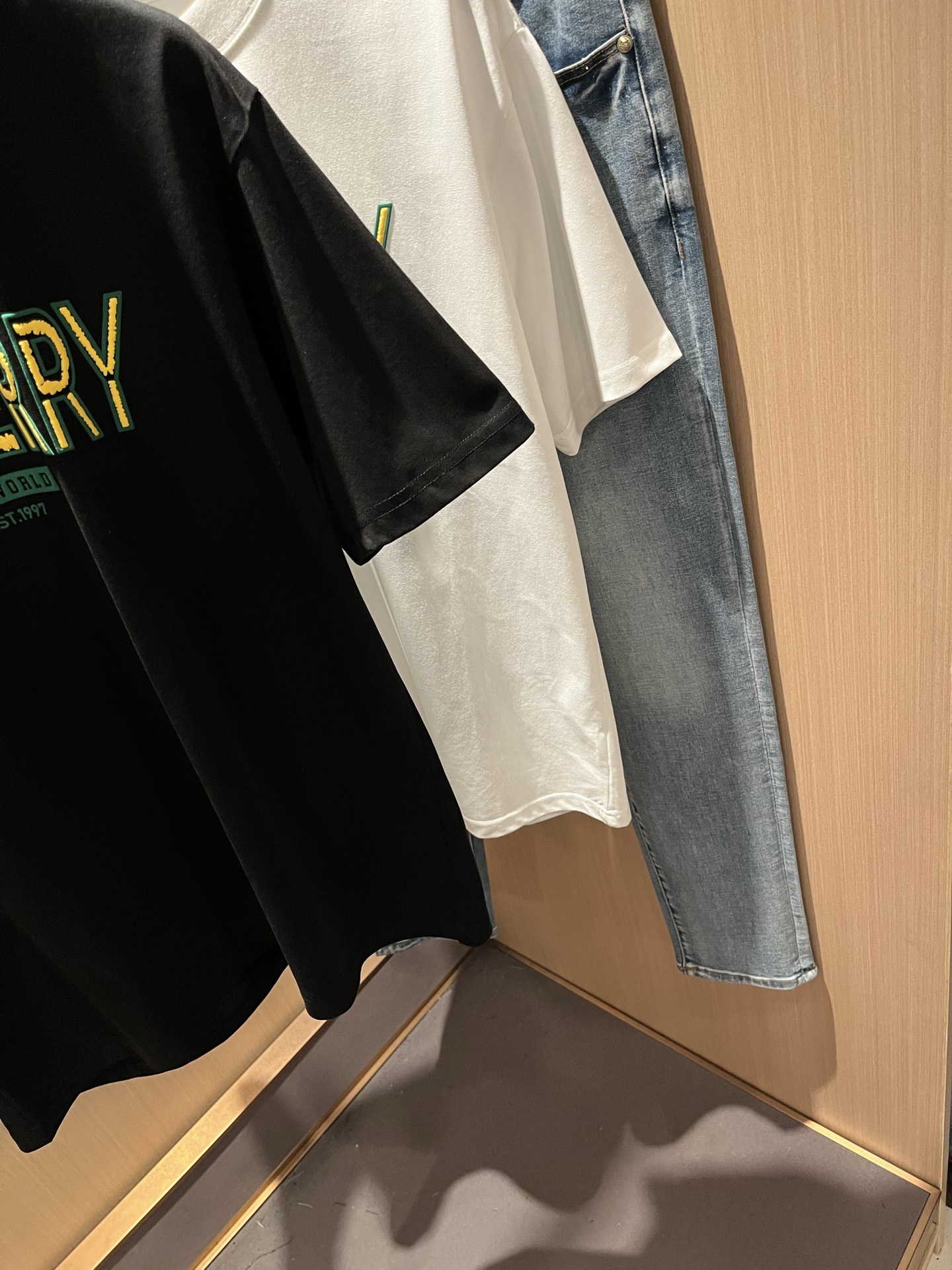 BURBER*Y巴*莉2025春夏新品男女同款👫短袖T恤，重磅来袭，最近比较火热的环保纯棉面料制作而成，