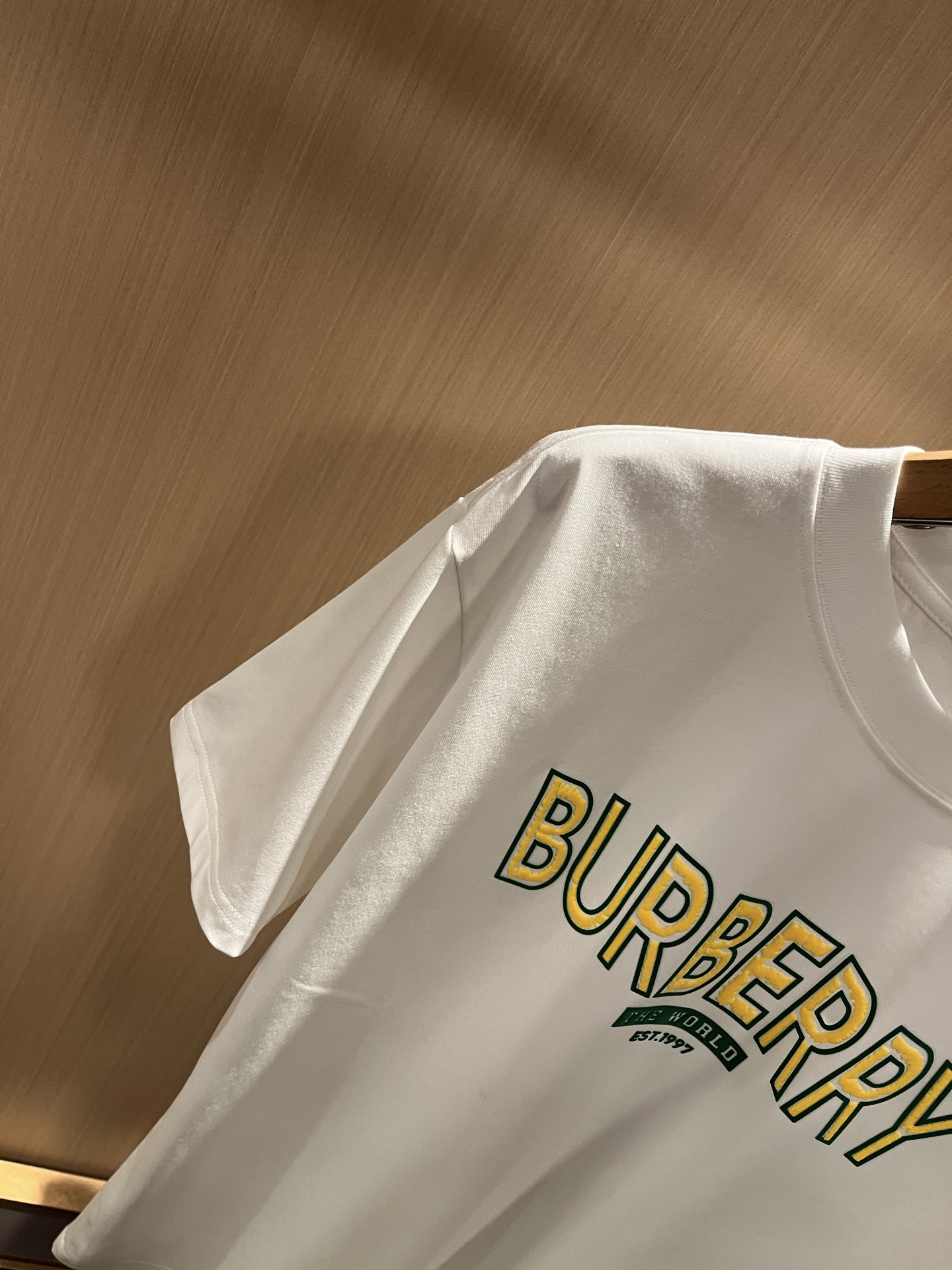 BURBER*Y巴*莉2025春夏新品男女同款👫短袖T恤，重磅来袭，最近比较火热的环保纯棉面料制作而成，