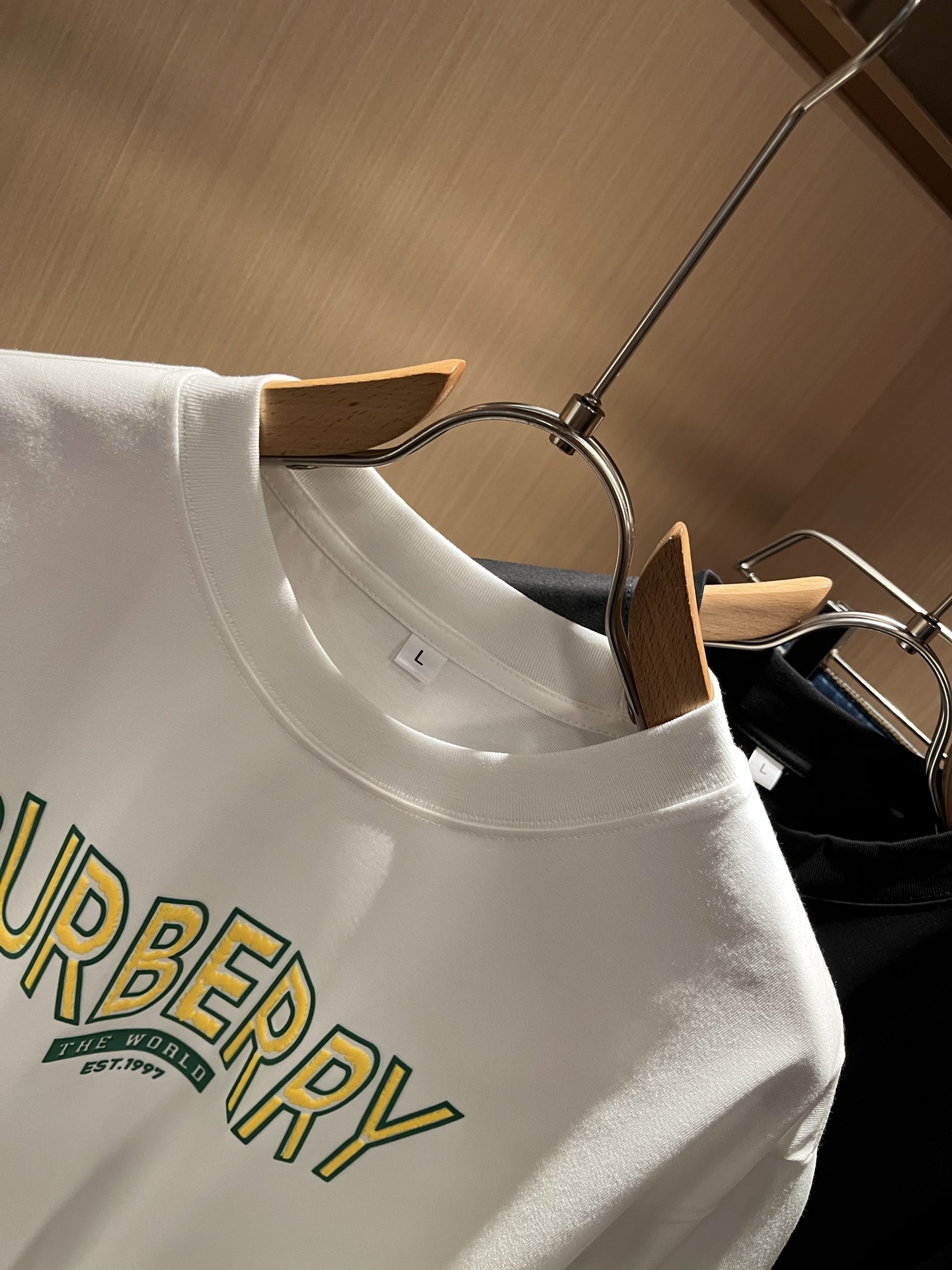 BURBER*Y巴*莉2025春夏新品男女同款👫短袖T恤，重磅来袭，最近比较火热的环保纯棉面料制作而成，