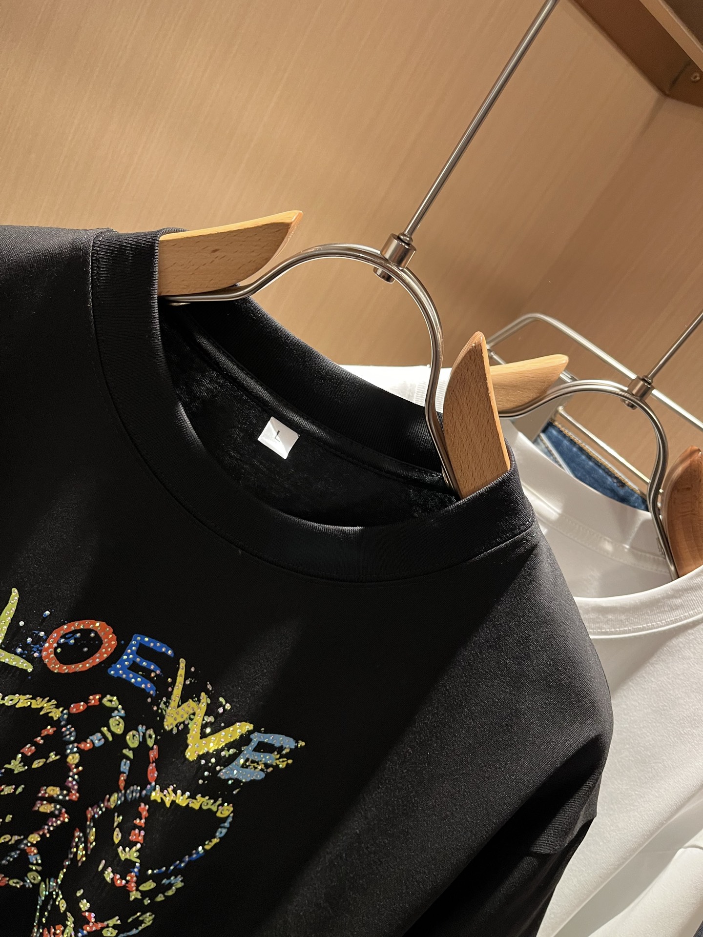 LOE*WE罗*威 2025春夏新款男女同款👫短袖T恤，意大利原厂订单渠道，极具个性高级风，标志logo