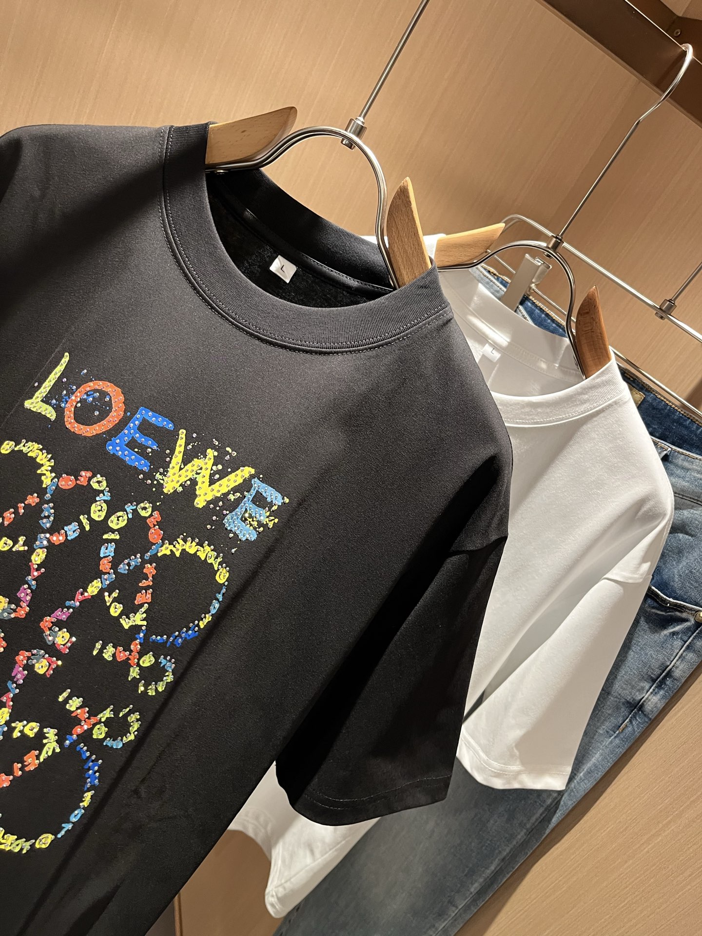 LOE*WE罗*威 2025春夏新款男女同款👫短袖T恤，意大利原厂订单渠道，极具个性高级风，标志logo