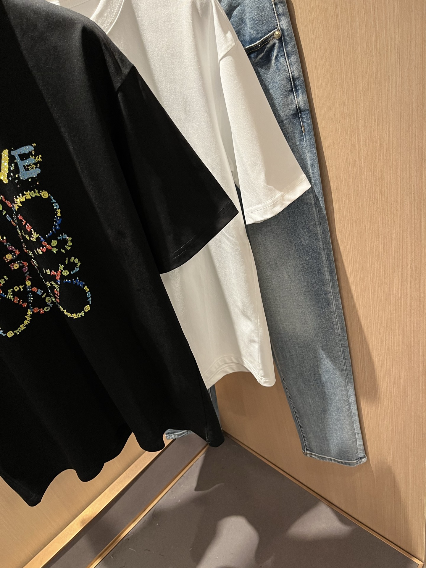 LOE*WE罗*威 2025春夏新款男女同款👫短袖T恤，意大利原厂订单渠道，极具个性高级风，标志logo